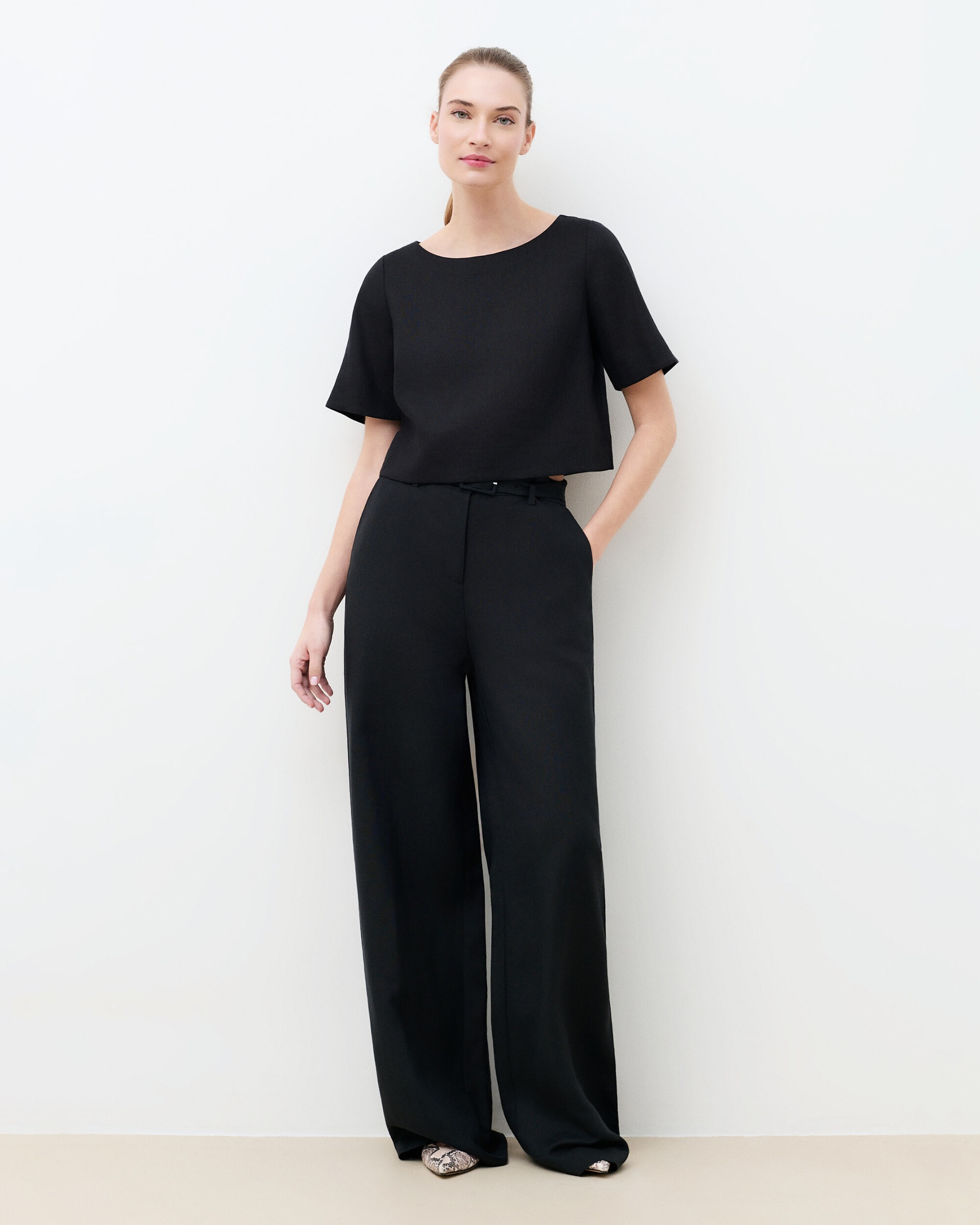 Caroll - Pantalón ancho de mujer con cinturón en lino.