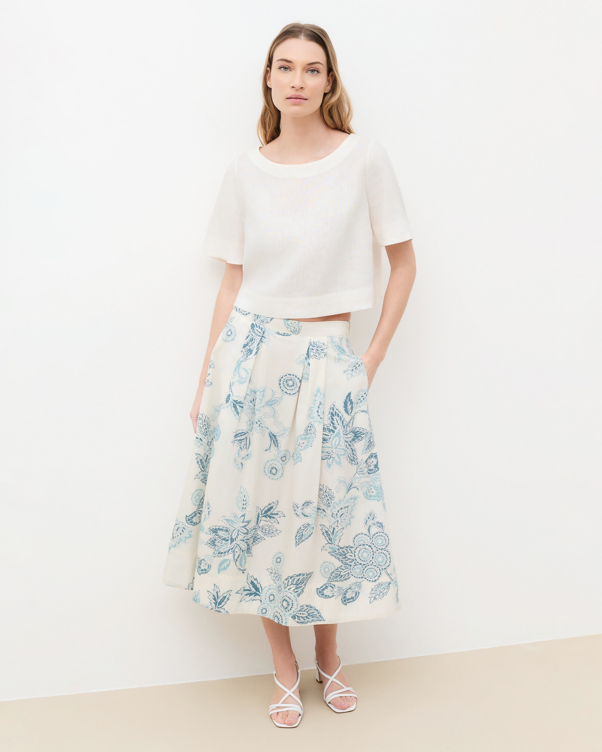 Caroll - Falda larga plisada con estampado floral.