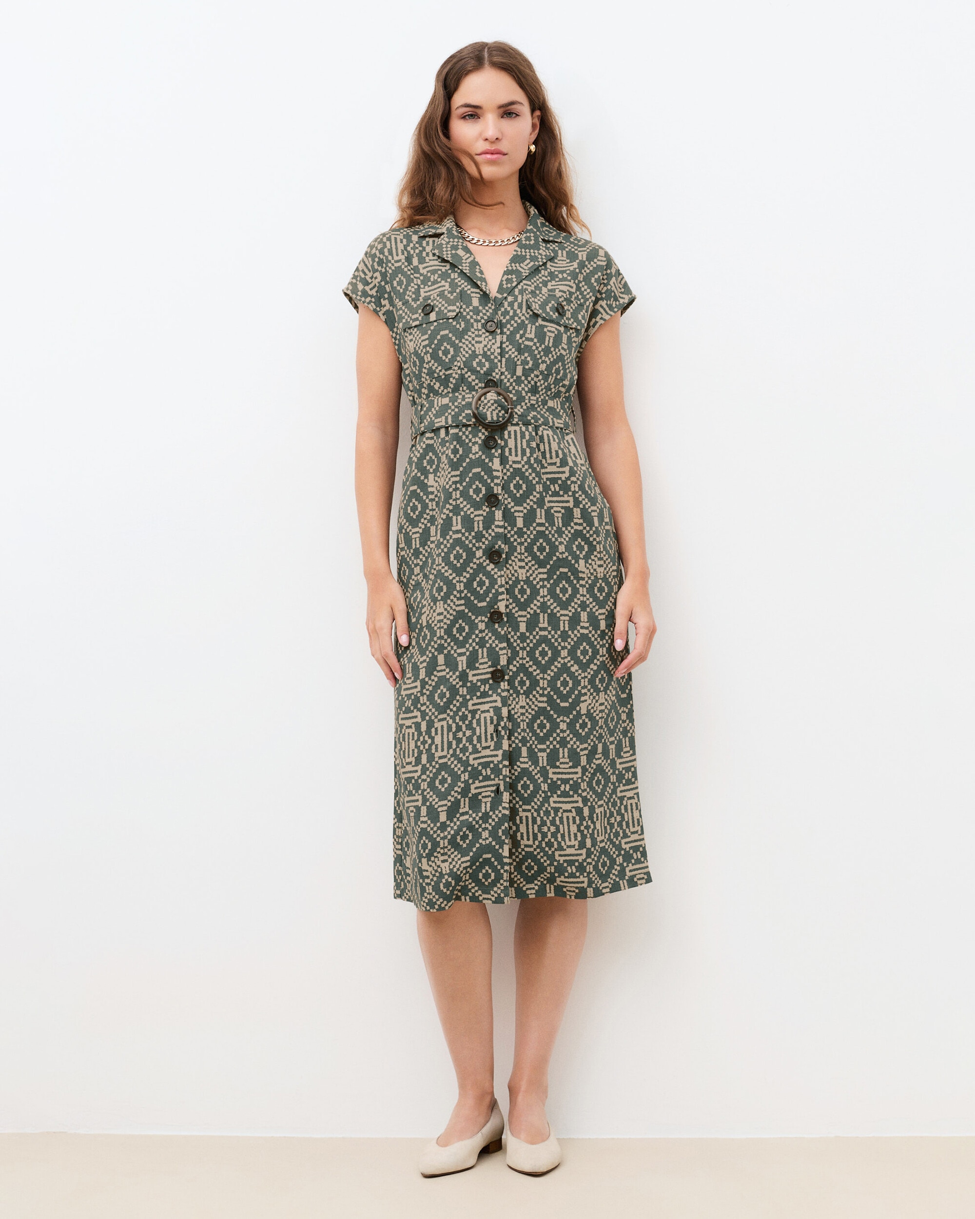 Caroll - Vestido corto con cinturón y bolsillos.