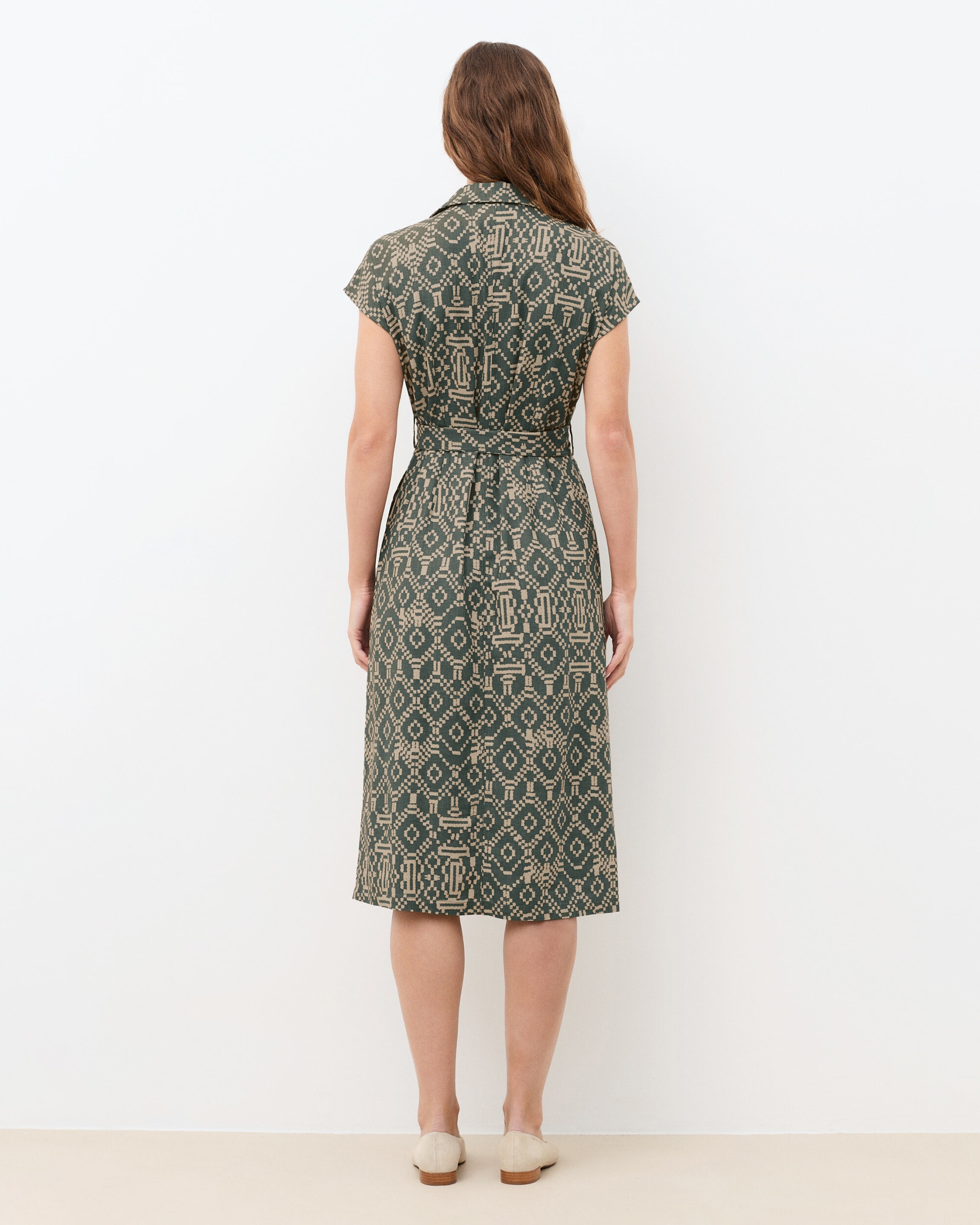 Vestido corto con cinturón y bolsillos - Caroll - Verde militar Verde militar-2