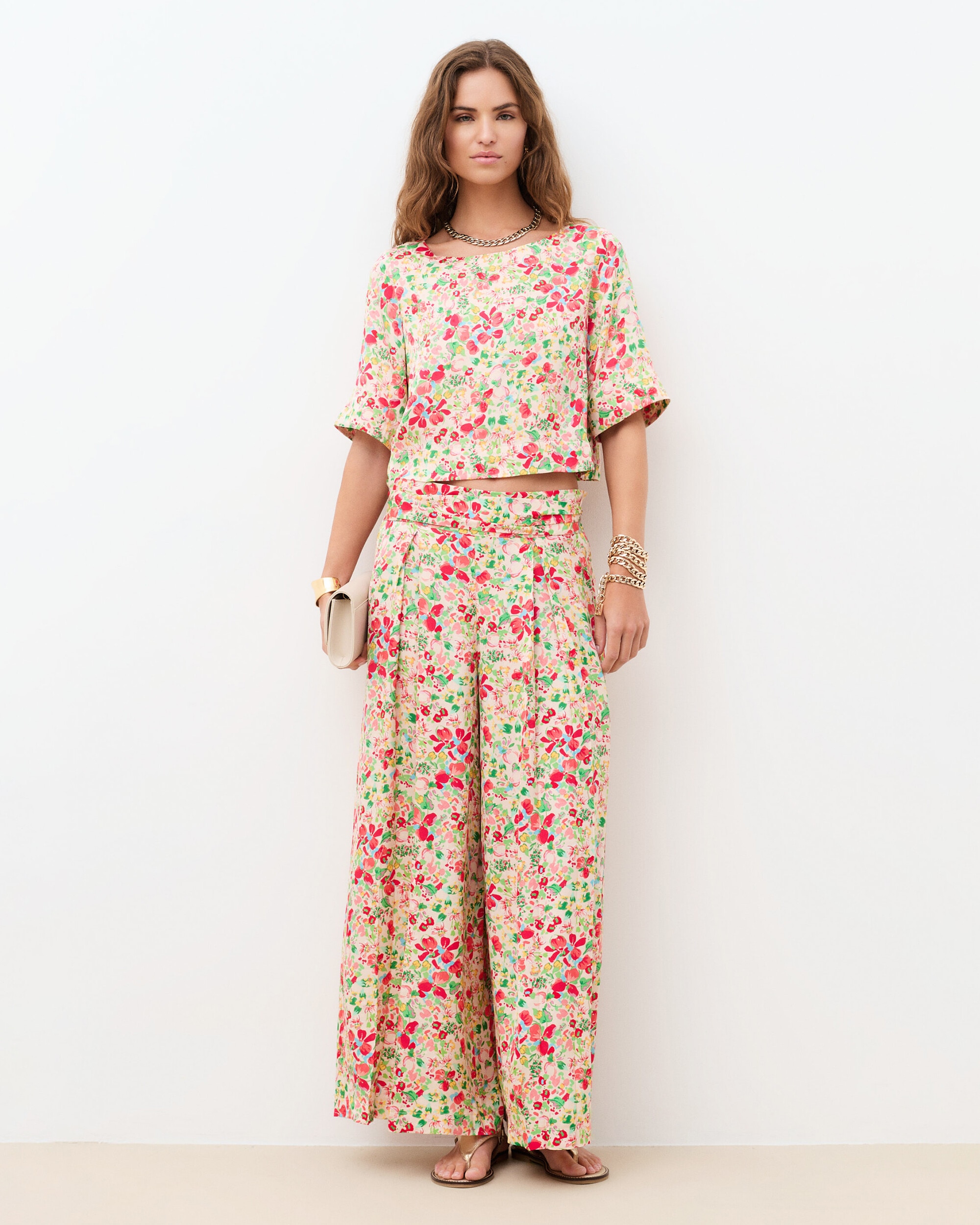 Caroll - Blusa de mujer corte crop con estampado floral.