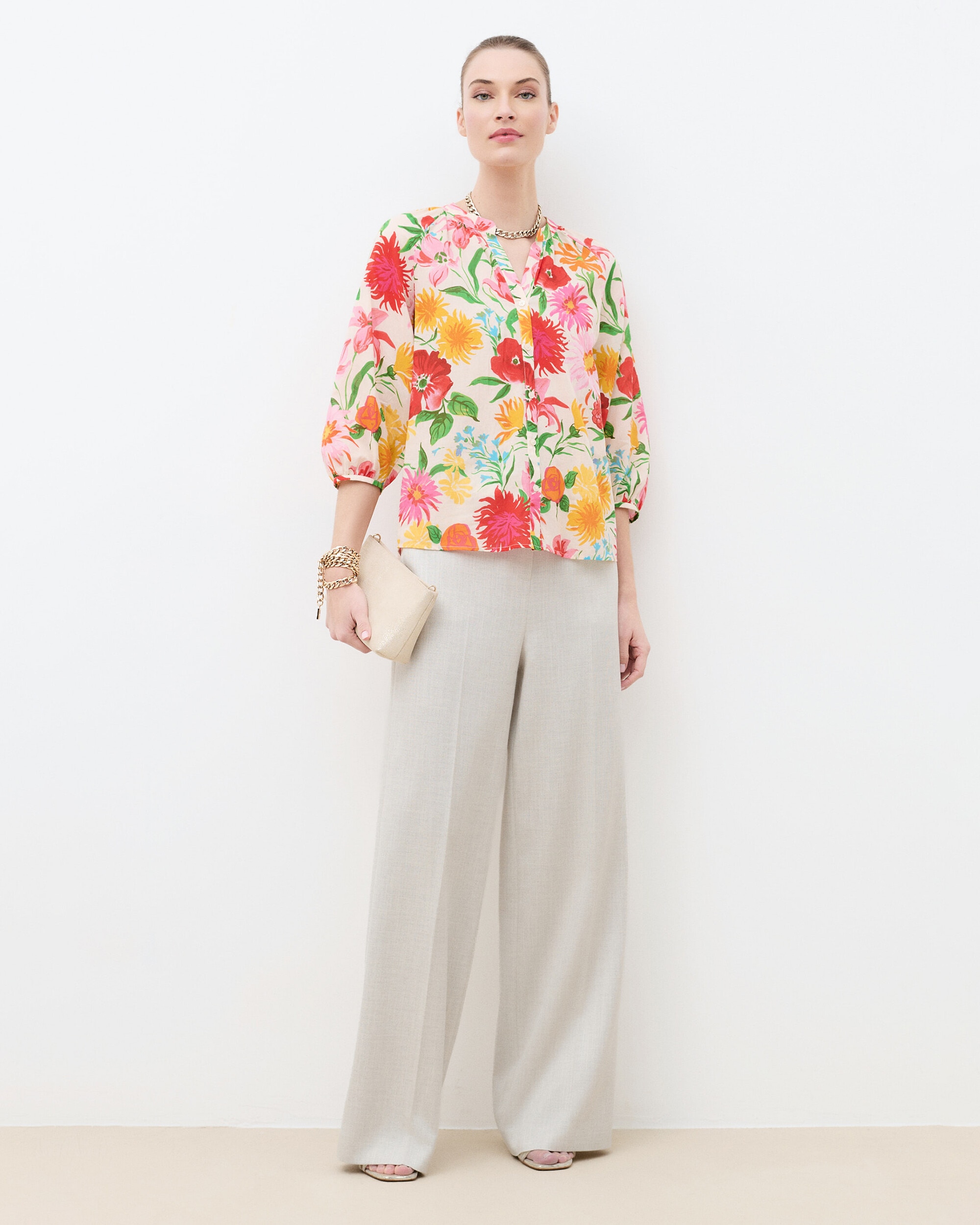 Caroll - Camisa de mujer con estampado floral y manga francesa.