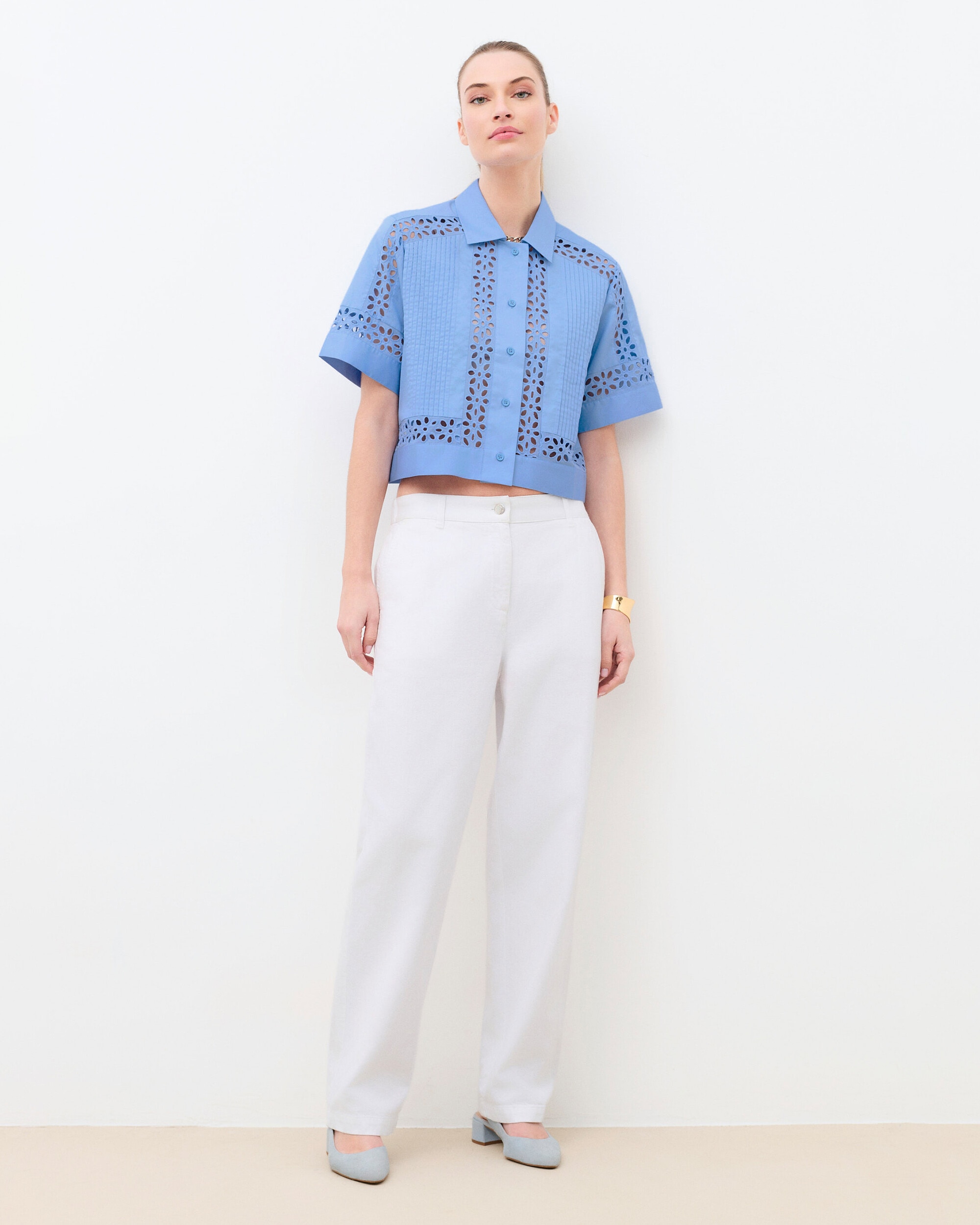 Caroll - Camisa de mujer con detalles calados.