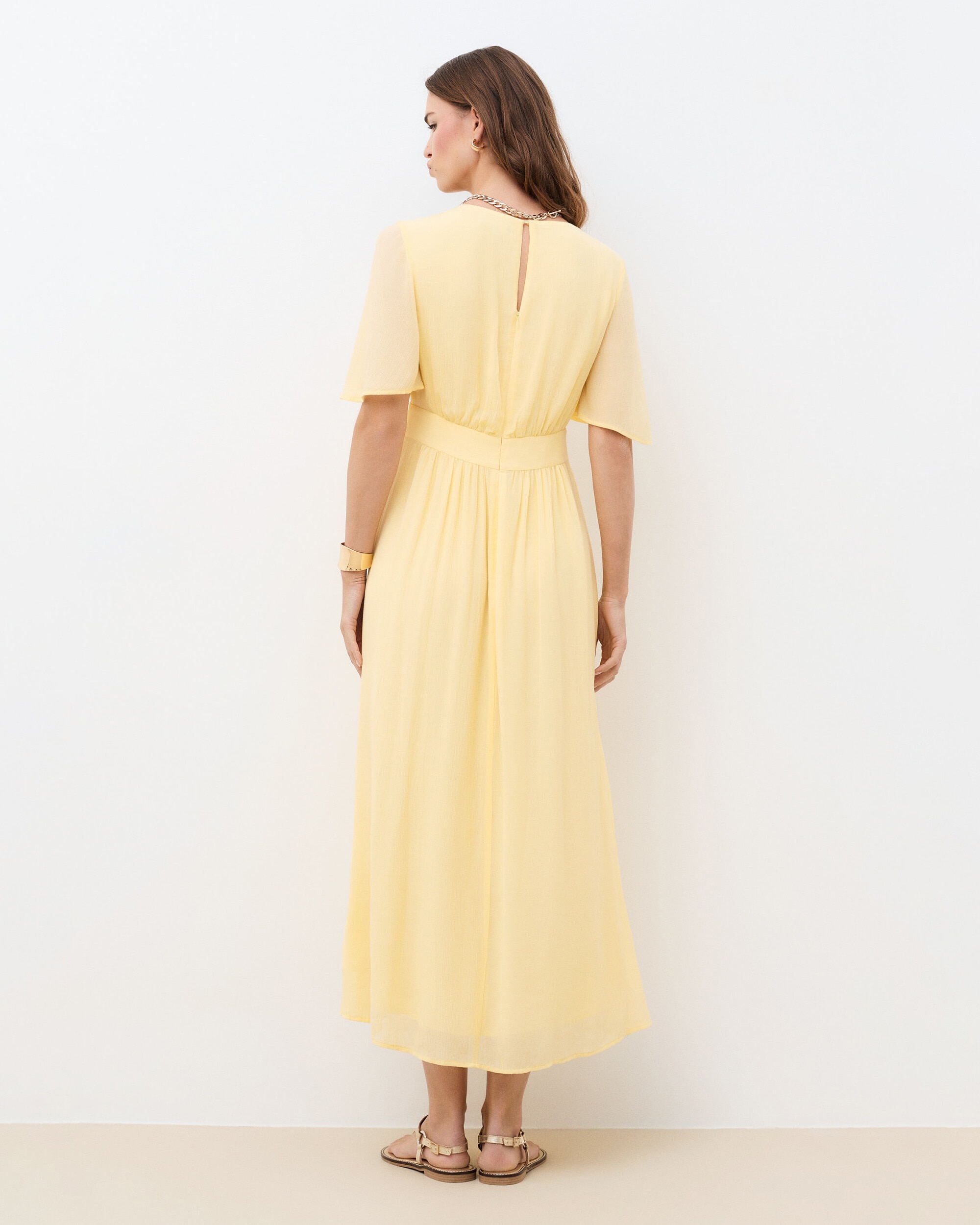 Vestido largo con manga corta y escote pico - Caroll - Amarillo Amarillo-2