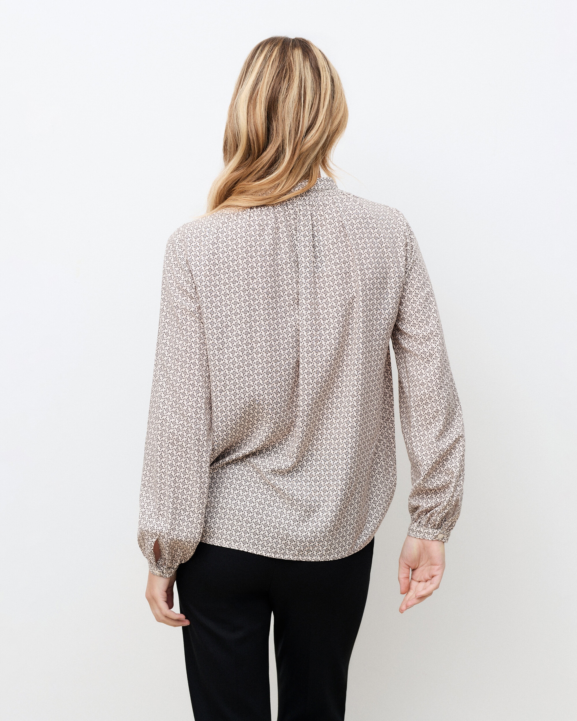 Camisa de mujer con cuello mao y estampado geométrico - Caroll - Crema Crema-2