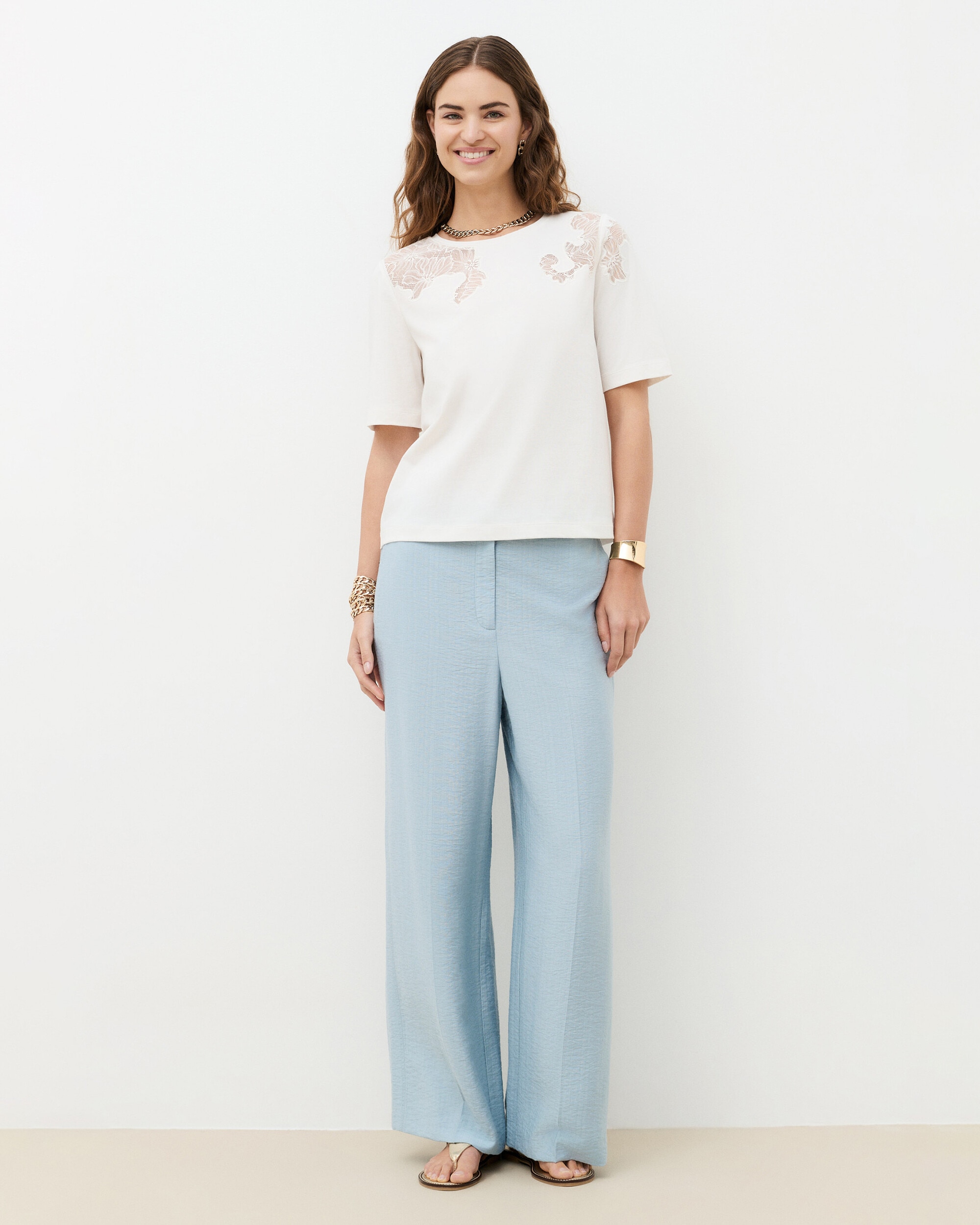 Caroll - Camiseta de mujer con manga corta y bordado.