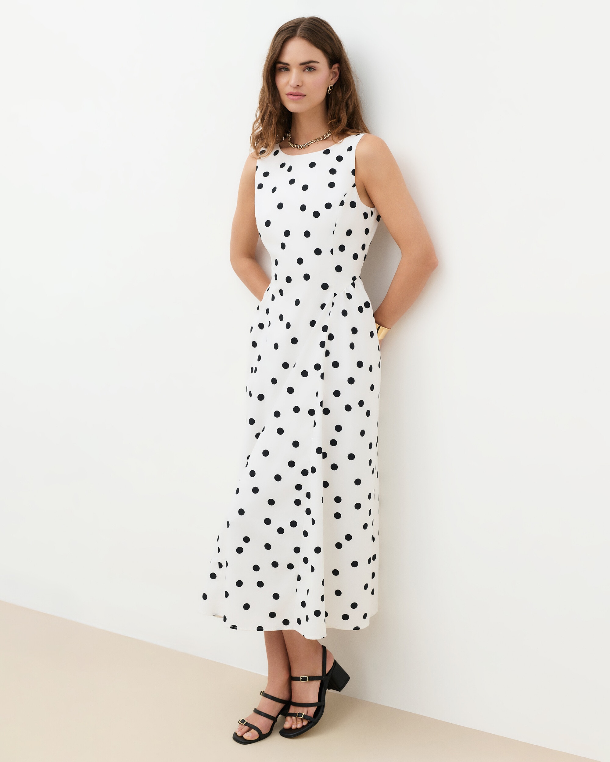 Caroll - Vestido largo sin mangas con estampado de lunares.