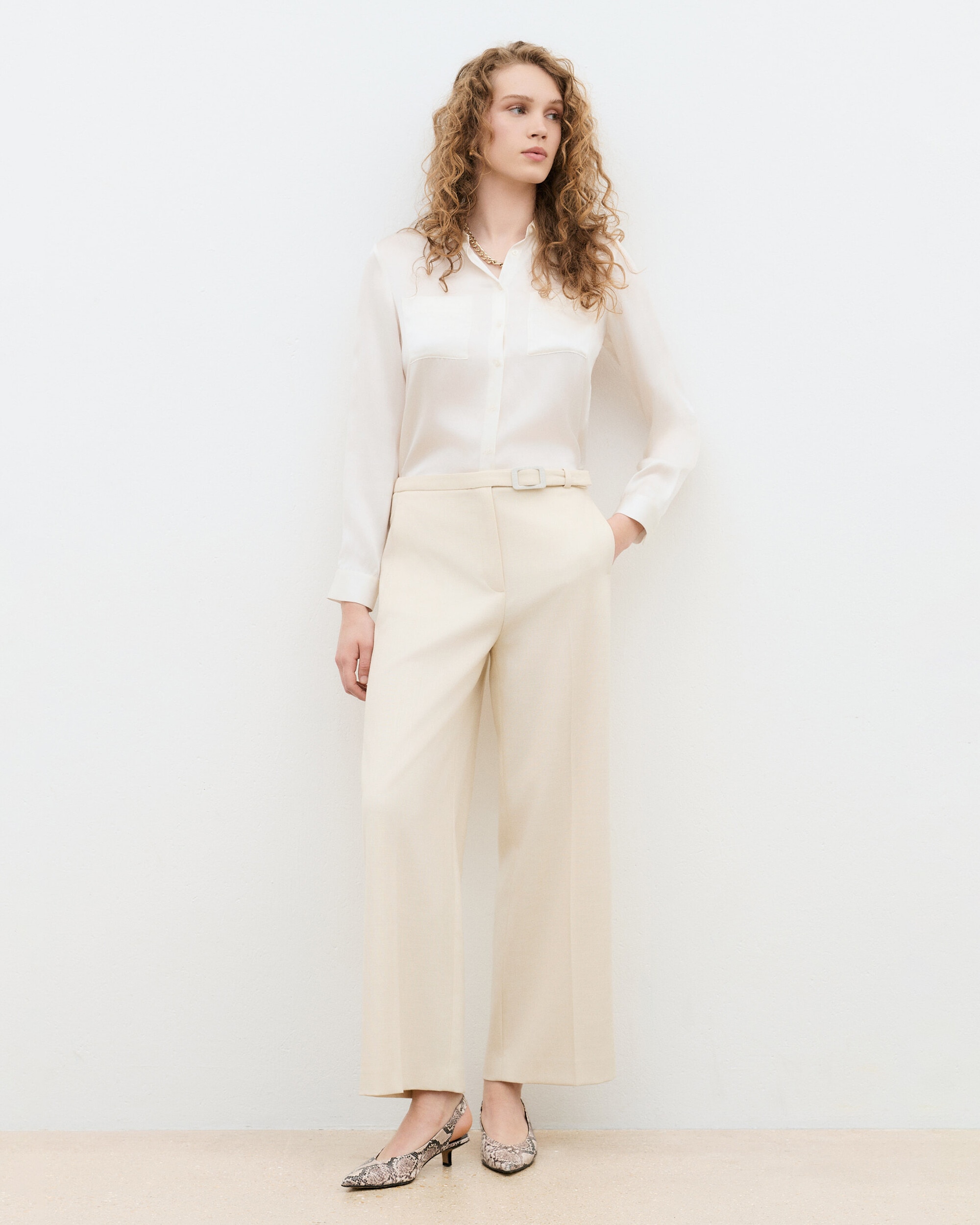 Caroll - Pantalón ancho de mujer corte sartorial con cinturón.