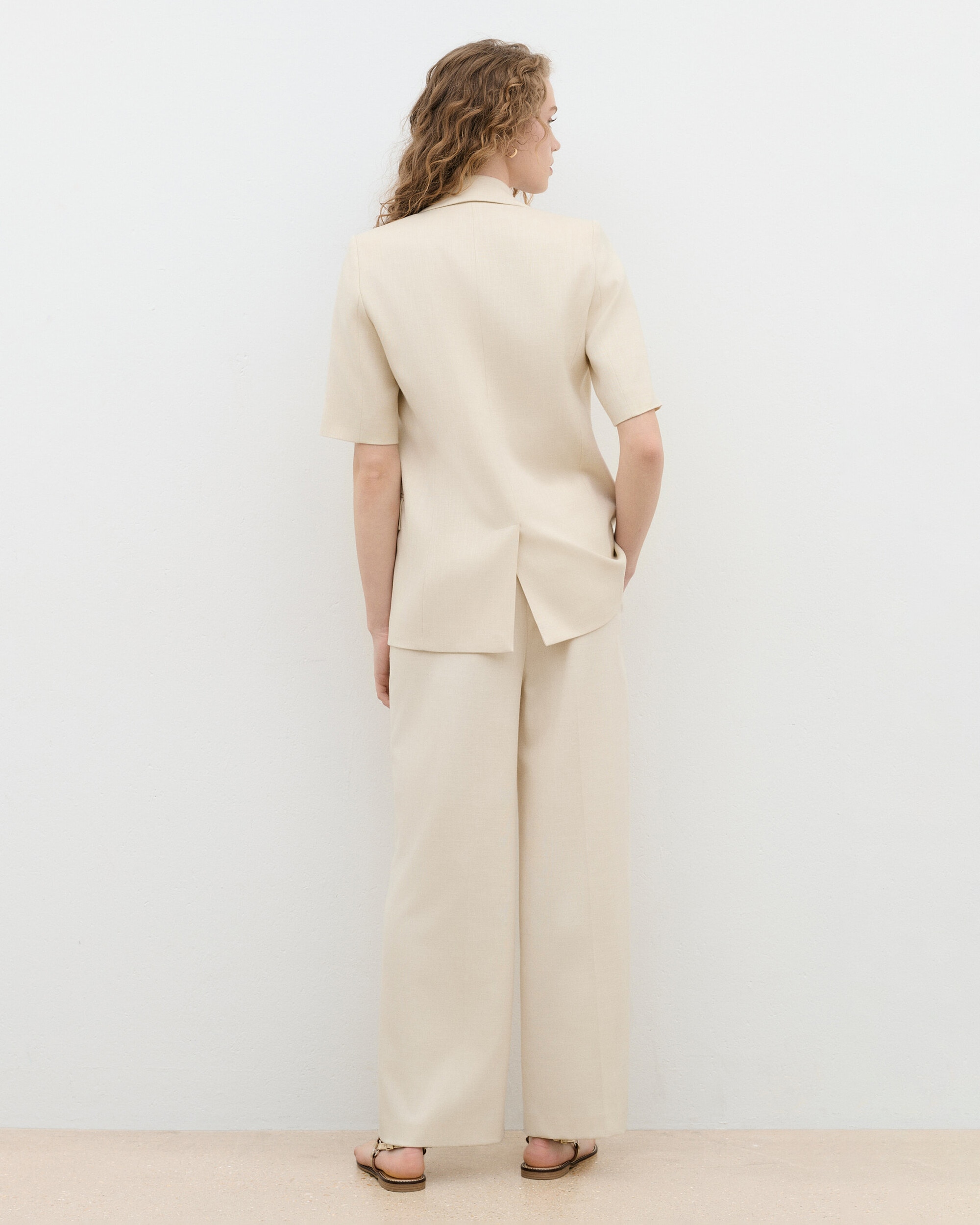 Blazer de mujer con manga francesa y cinturón - Caroll - Crudo Crudo-2