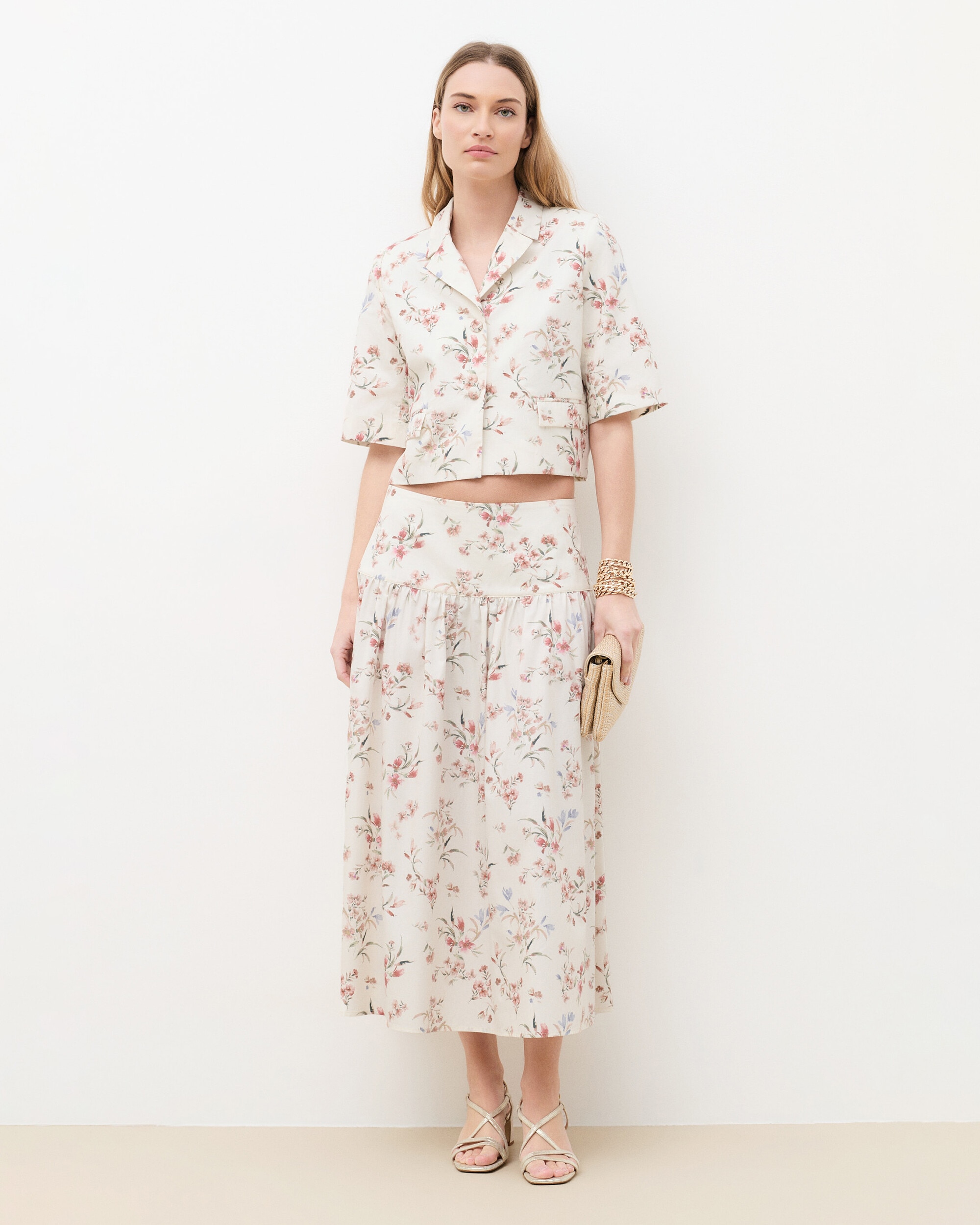 Caroll - Blazer de mujer corte crop con estampado floral.