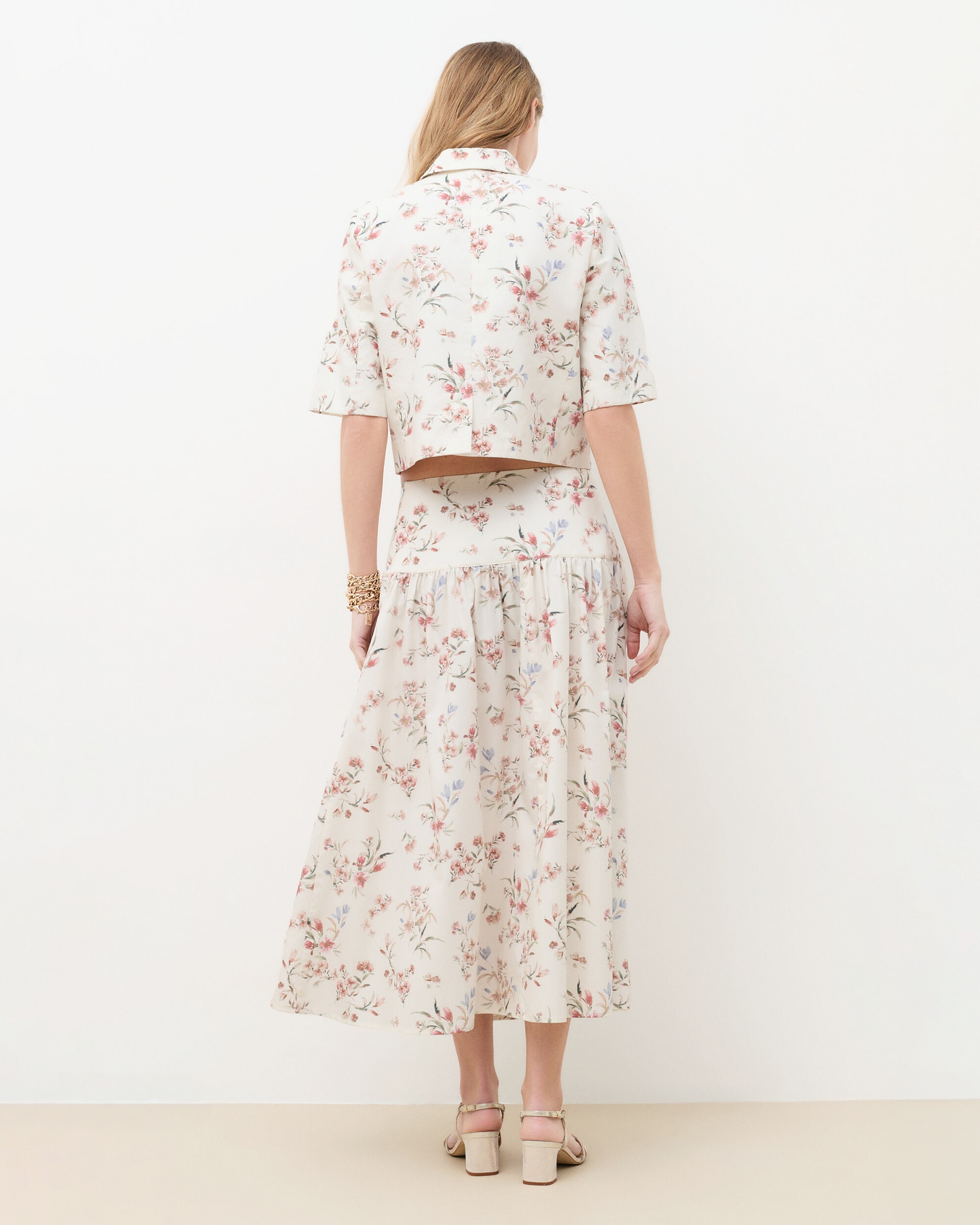 Blazer de mujer corte crop con estampado floral - Caroll - Crudo Crudo-2