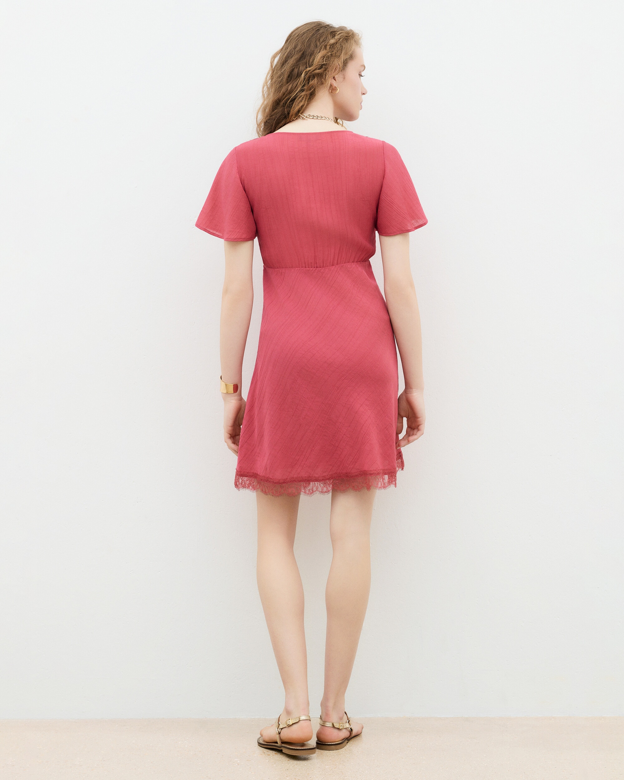 Vestido corto con detalles de encaje - Caroll - Rosa Rosa-2