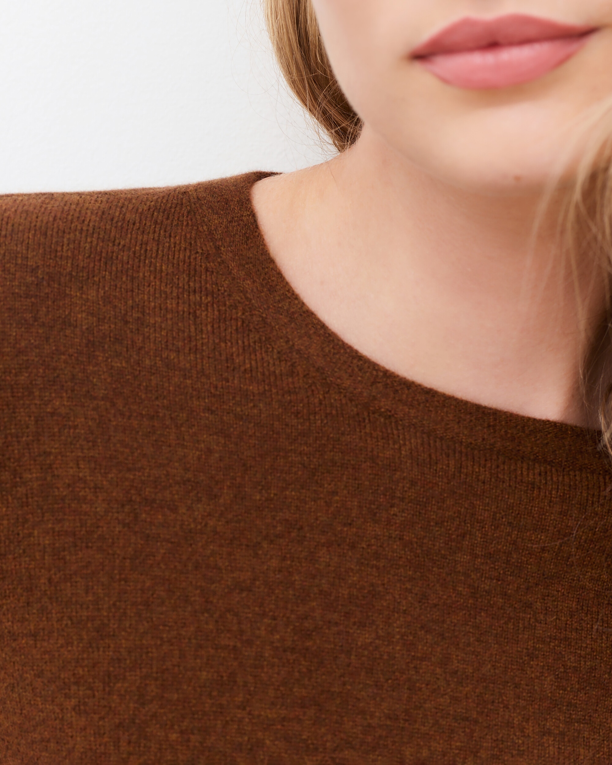 Imagen 3 de Jersey de mujer con cuello redondo en cashmere 100% - Caroll - Marrón Marrón