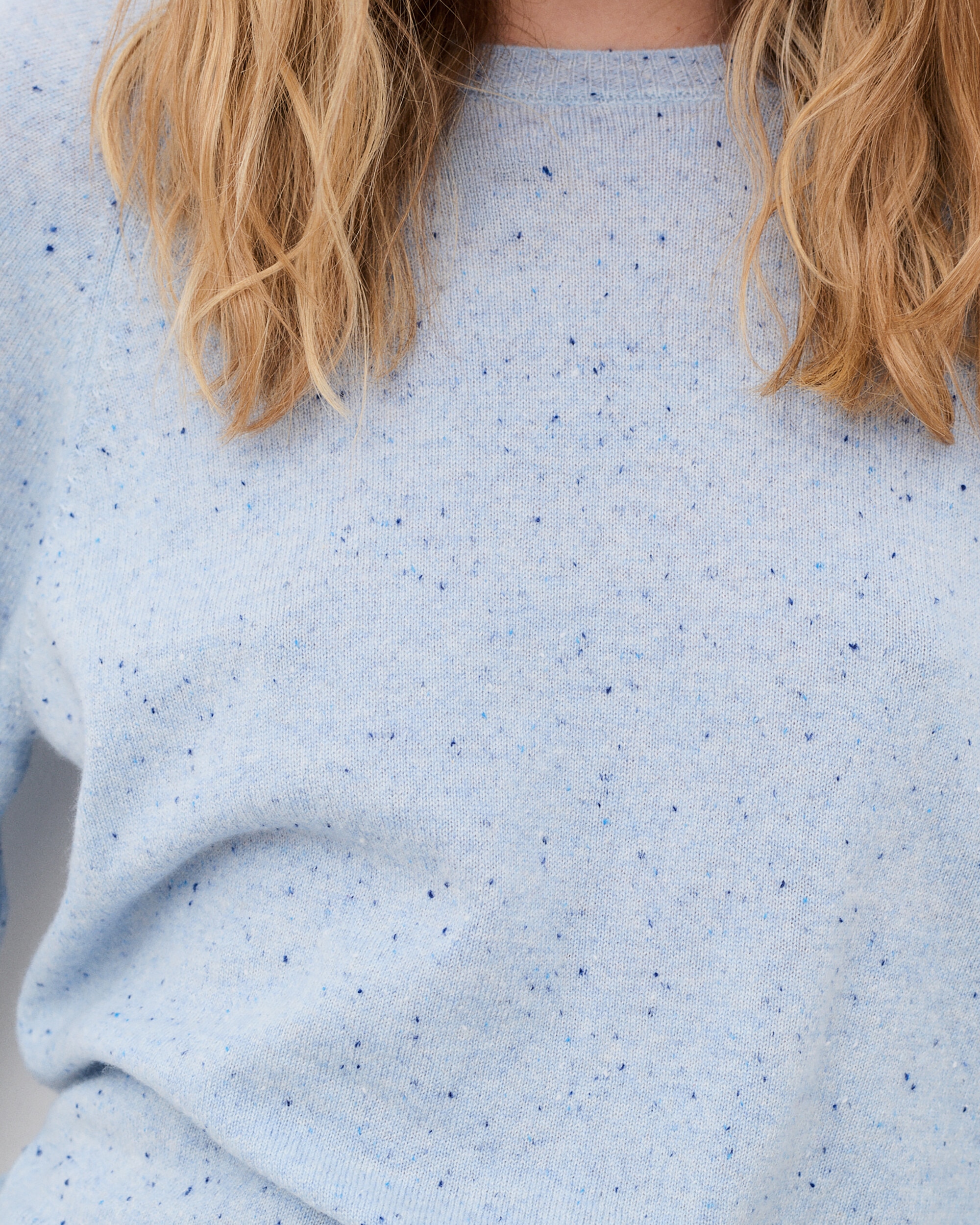 Imagen 3 de Jersey de mujer con cuello redondo en cashmere 100% - Caroll - Azul celeste Azul celeste