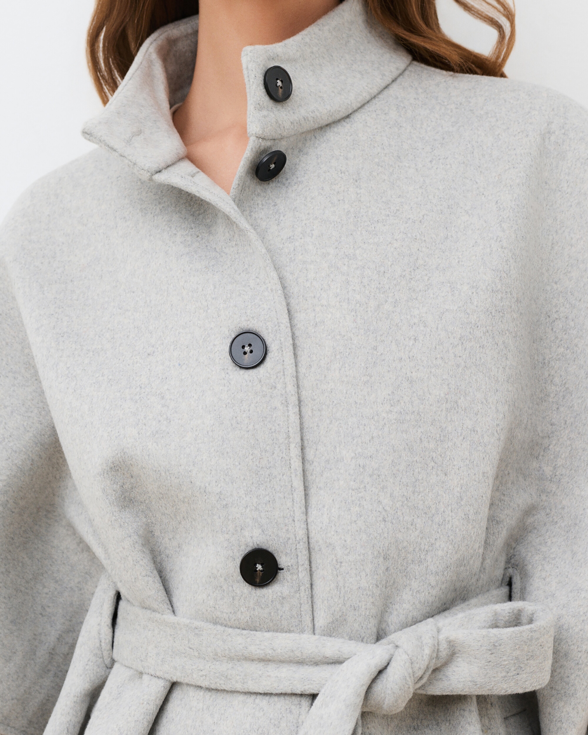 Imagen 3 de Poncho de mujer con cuello alto y cinturón - Caroll - Gris Gris