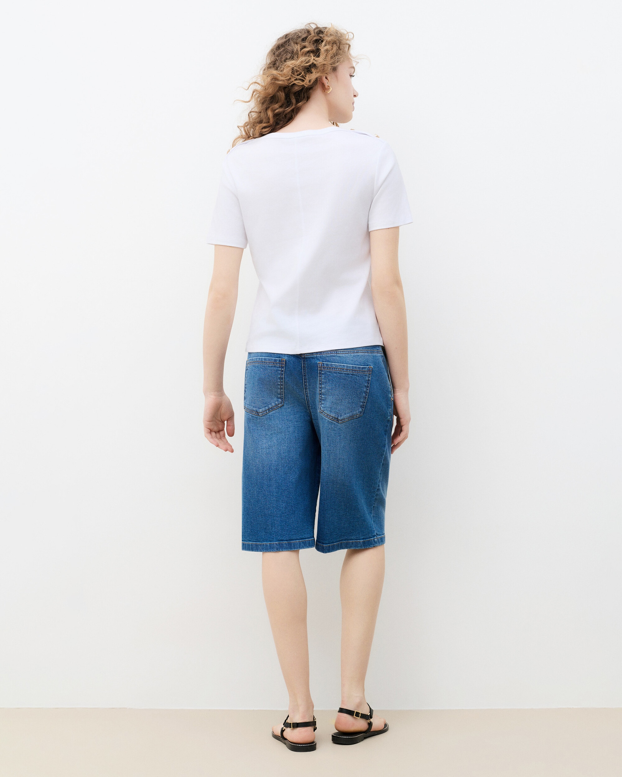 Camiseta de mujer con detalles de botones - Caroll - Crudo Crudo-2