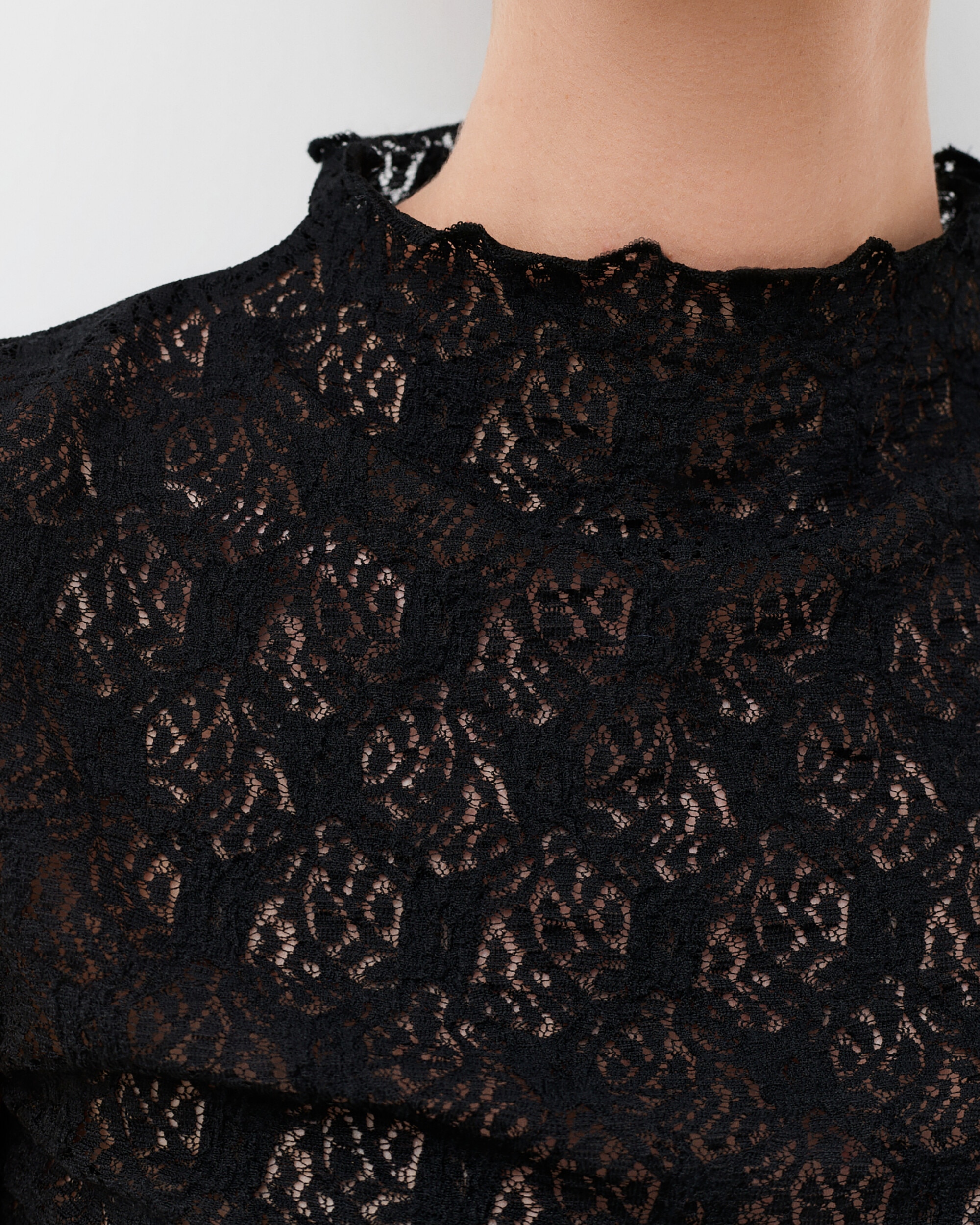 Camiseta de mujer con cuello alto de encaje - Caroll - Negro Negro-3
