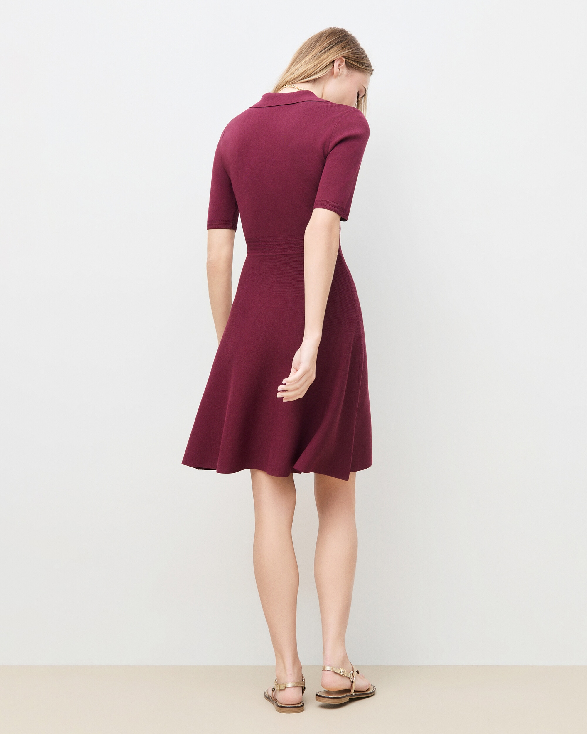 Vestido corto con escote pico - Caroll - Burdeos Burdeos-2