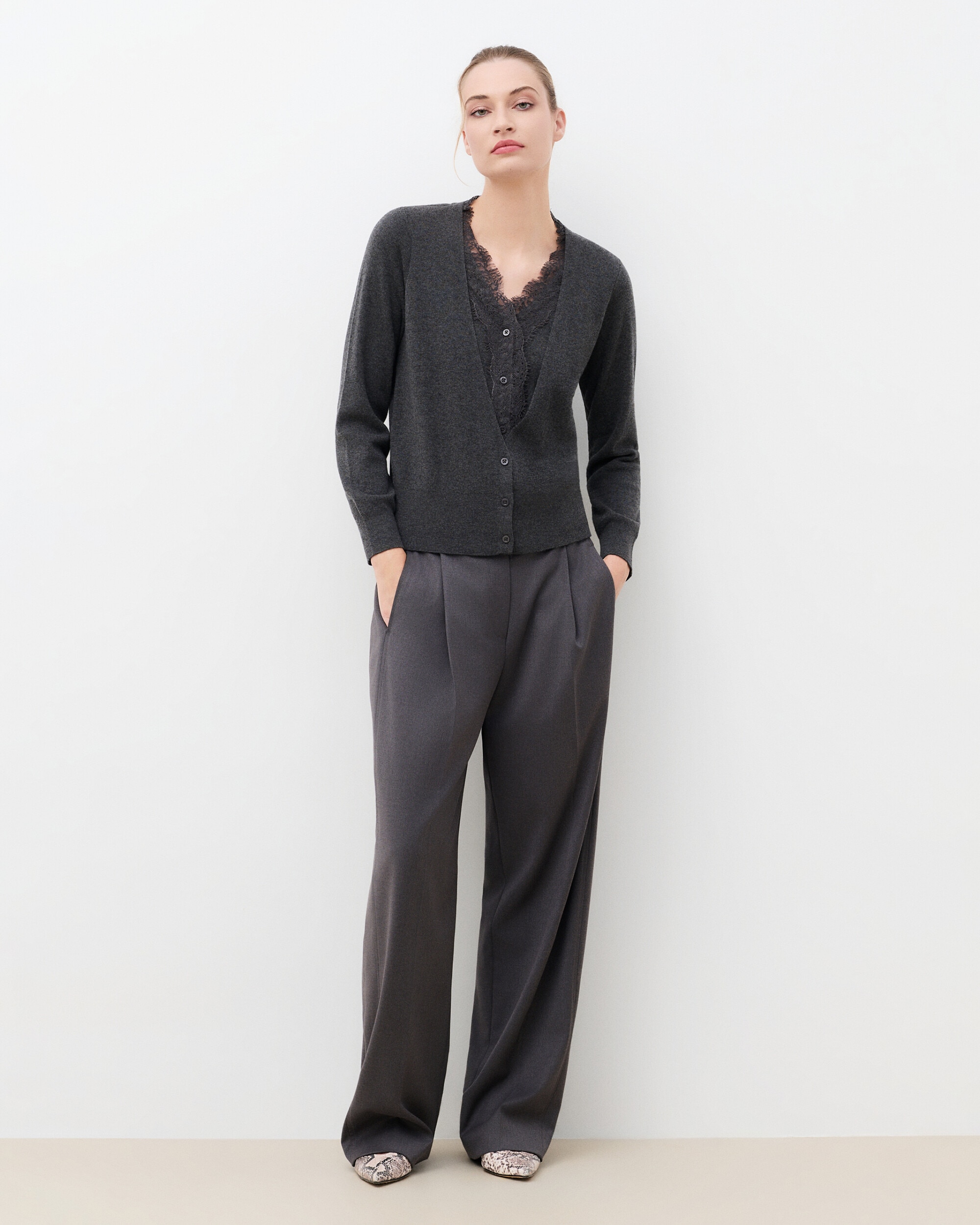 Cárdigan de mujer en lana con detalles de encaje - Caroll - Gris Gris-1