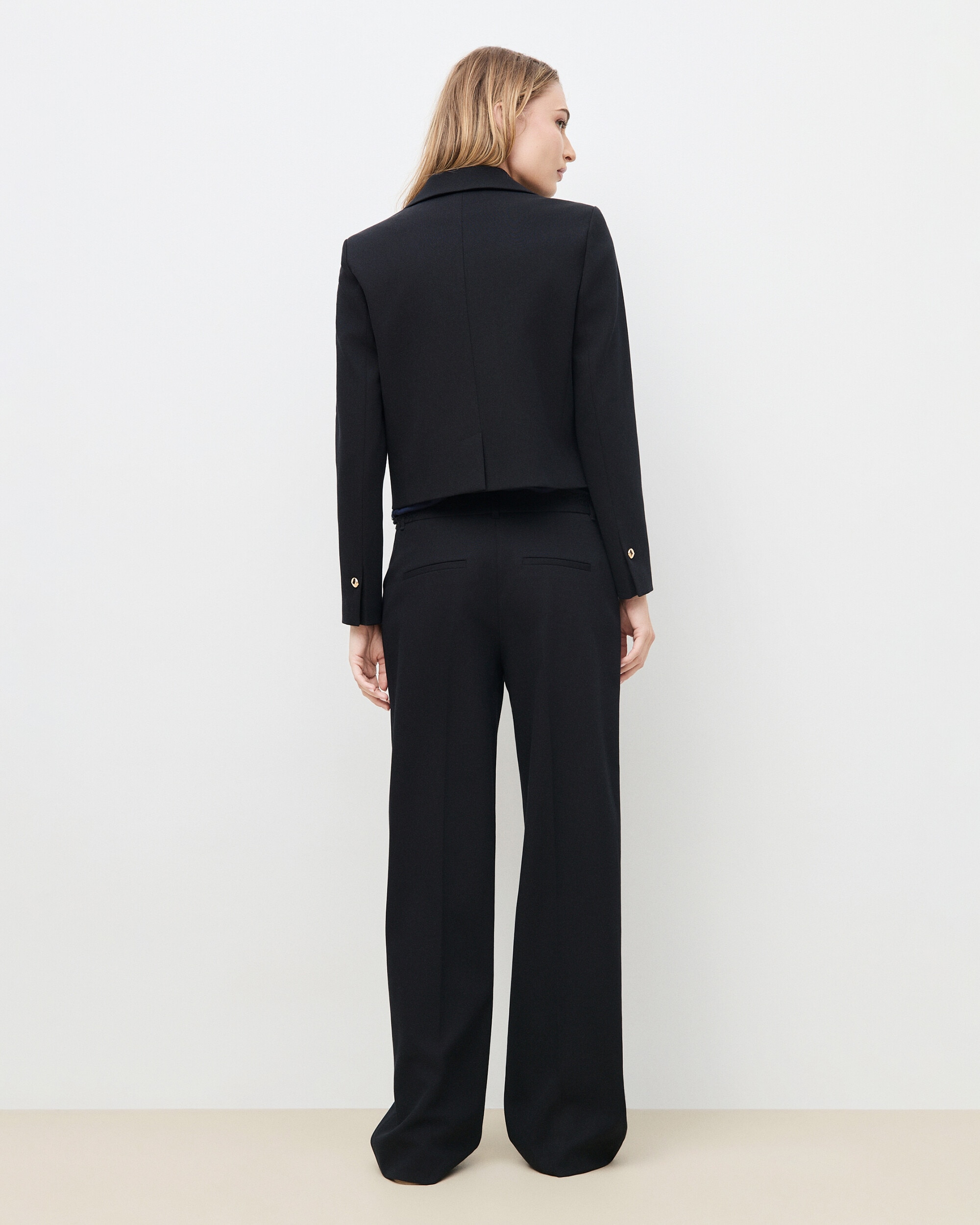 Blazer crop de mujer con botones dorados - Caroll - Negro Negro-2