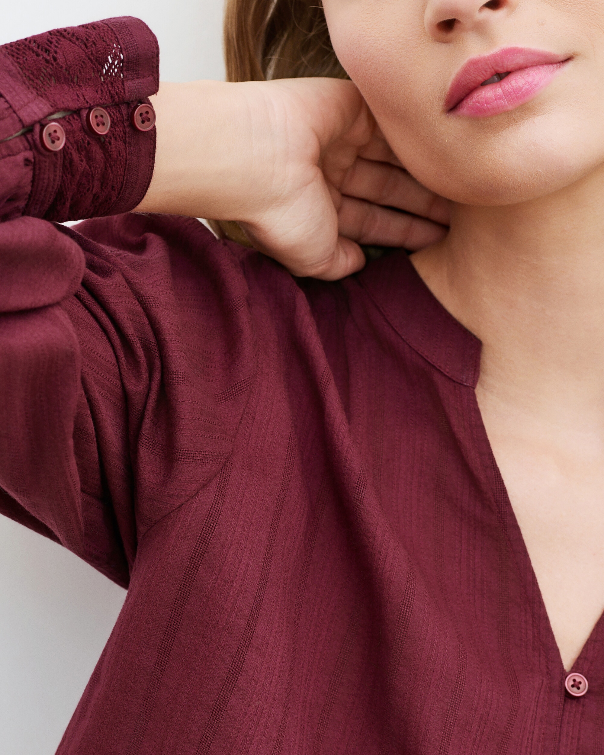 Blusa de mujer con manga larga y cuello mao - Caroll - Burdeos Burdeos-3