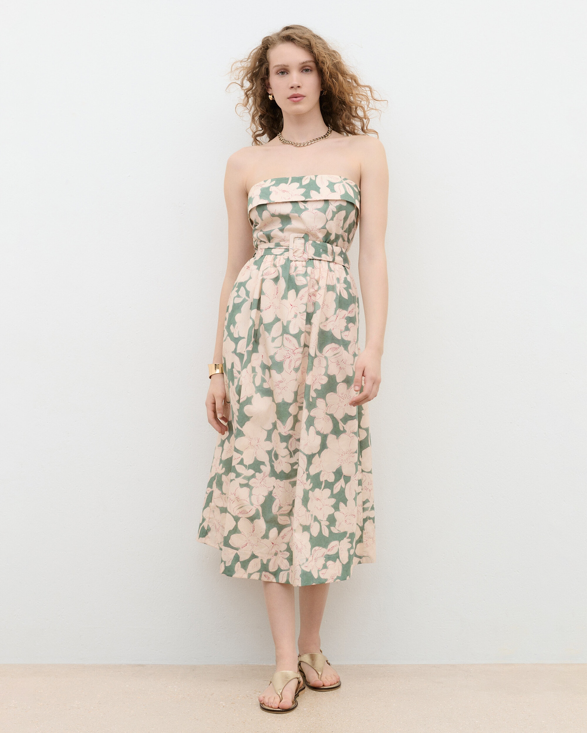 Caroll - Vestido largo con escote palabra de honor y estampado floral.