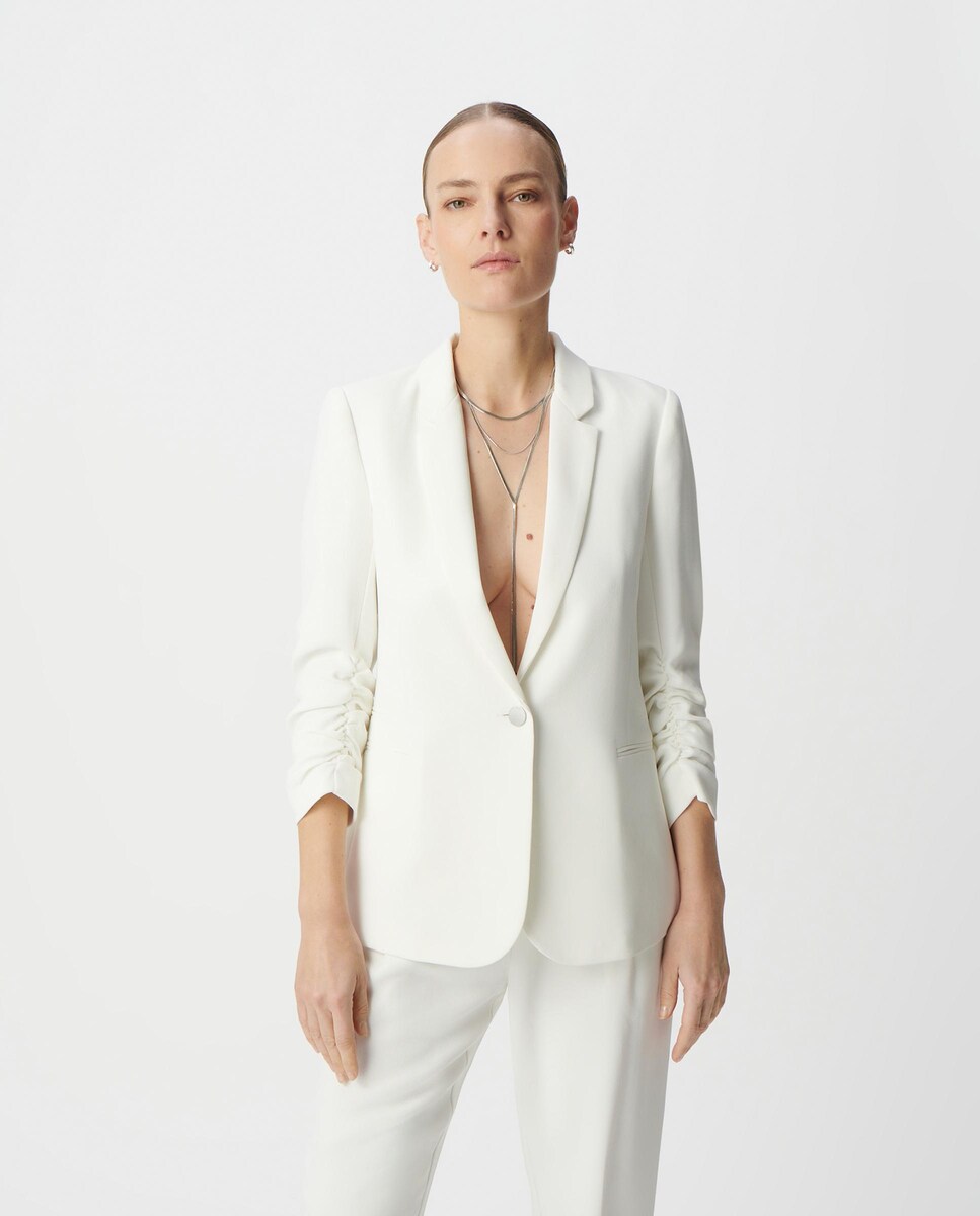 Blazer de mujer con bolsillos y cierre de botón · IKKS · El Corte