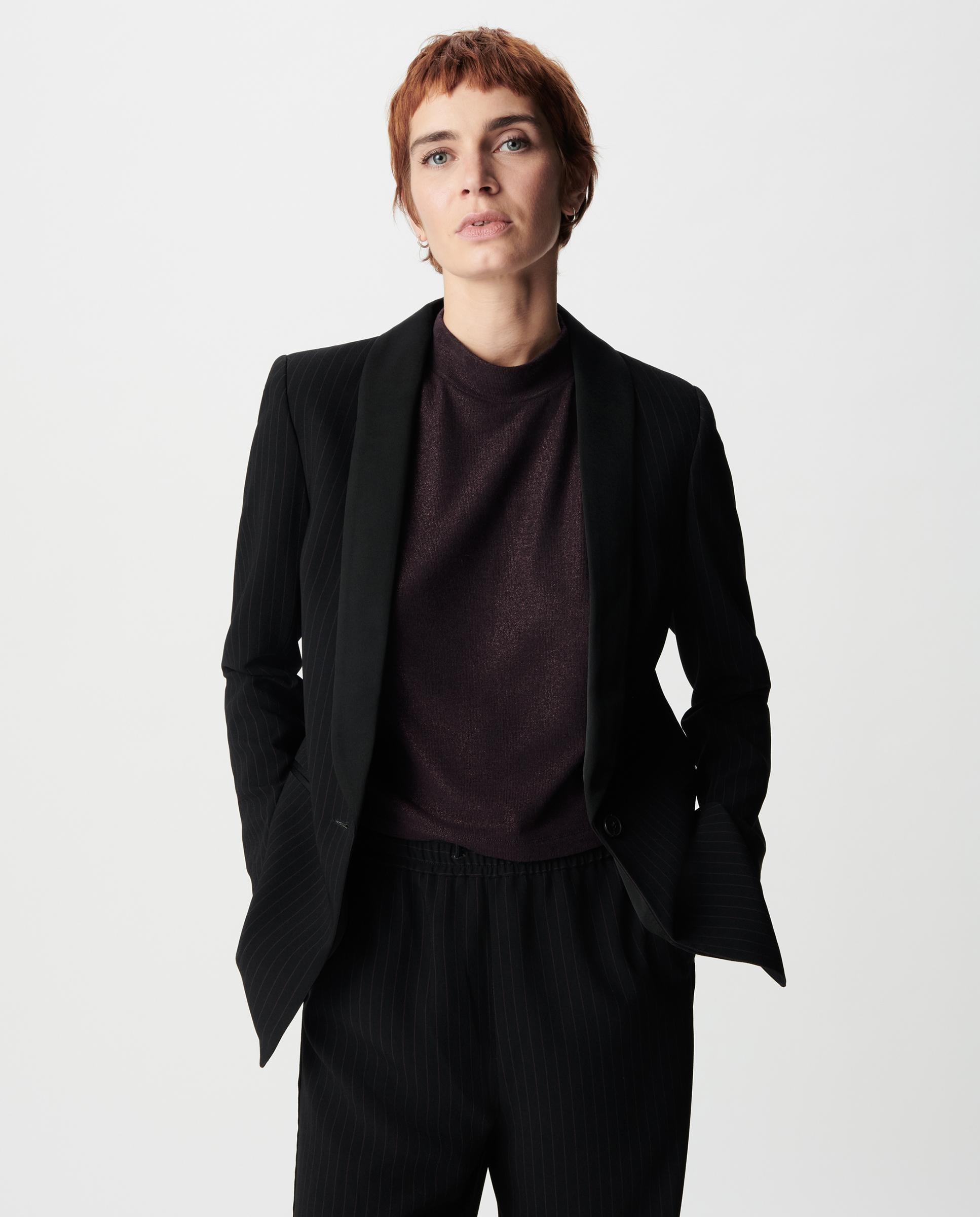 IKKS - Blazer de mujer de raya diplomática con cuello chal.