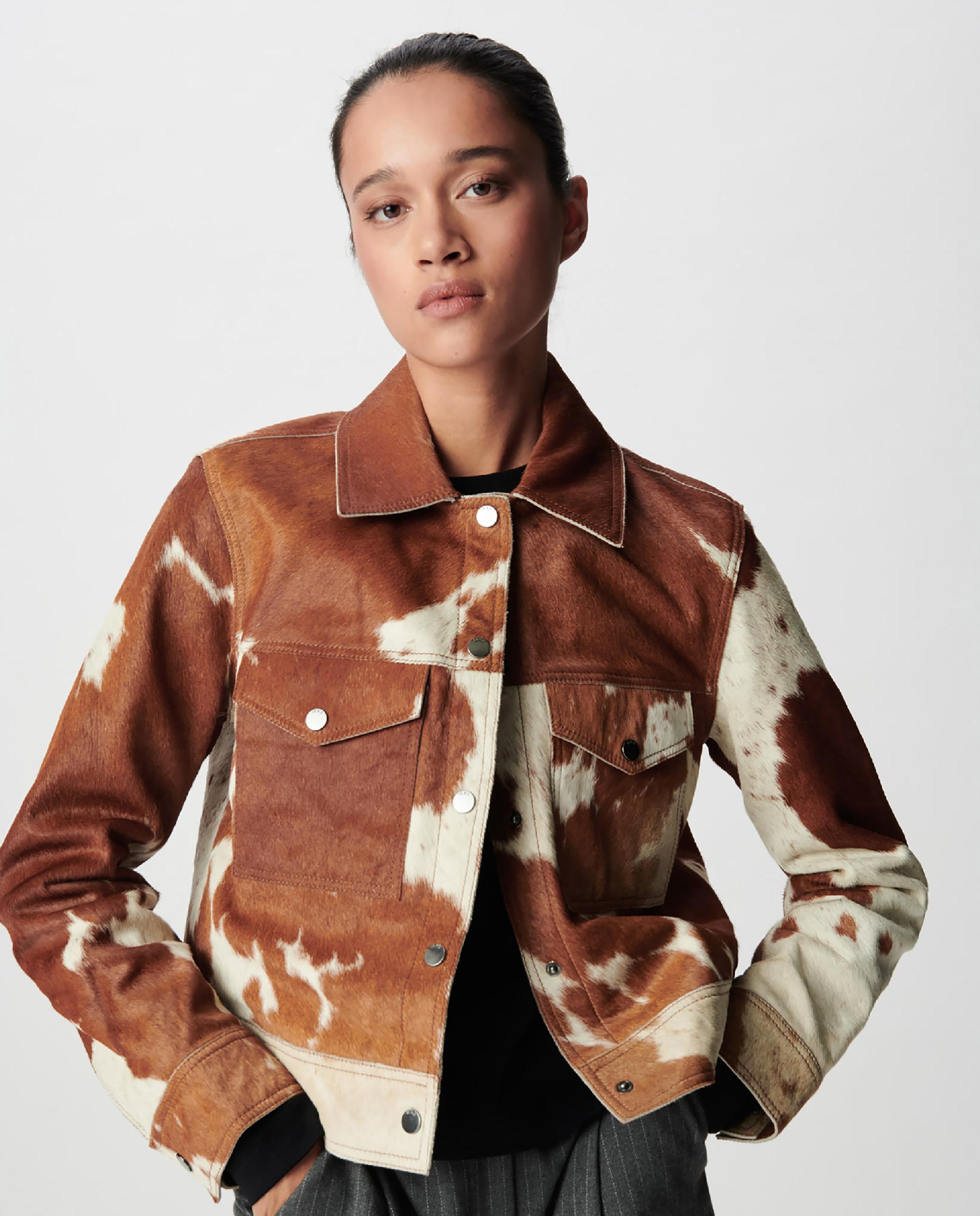 IKKS - Chaqueta de cuero de mujer corta con estampado de vaca.