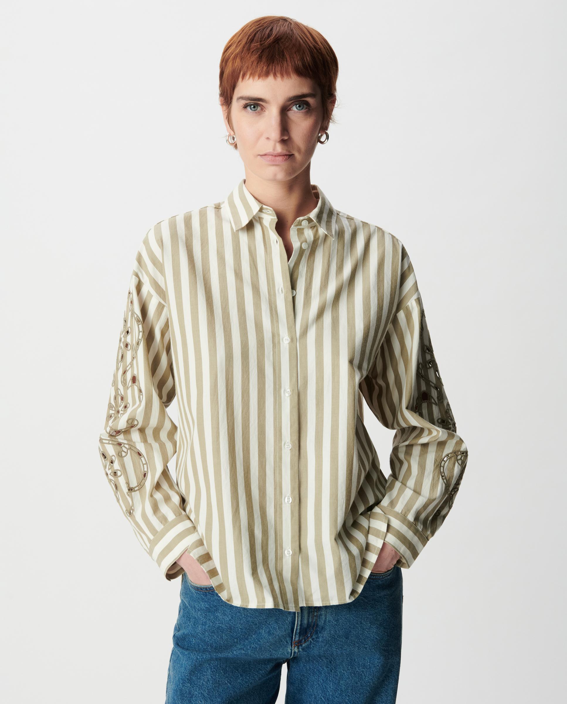 IKKS - Camisa de mujer de rayas con bordados calados.