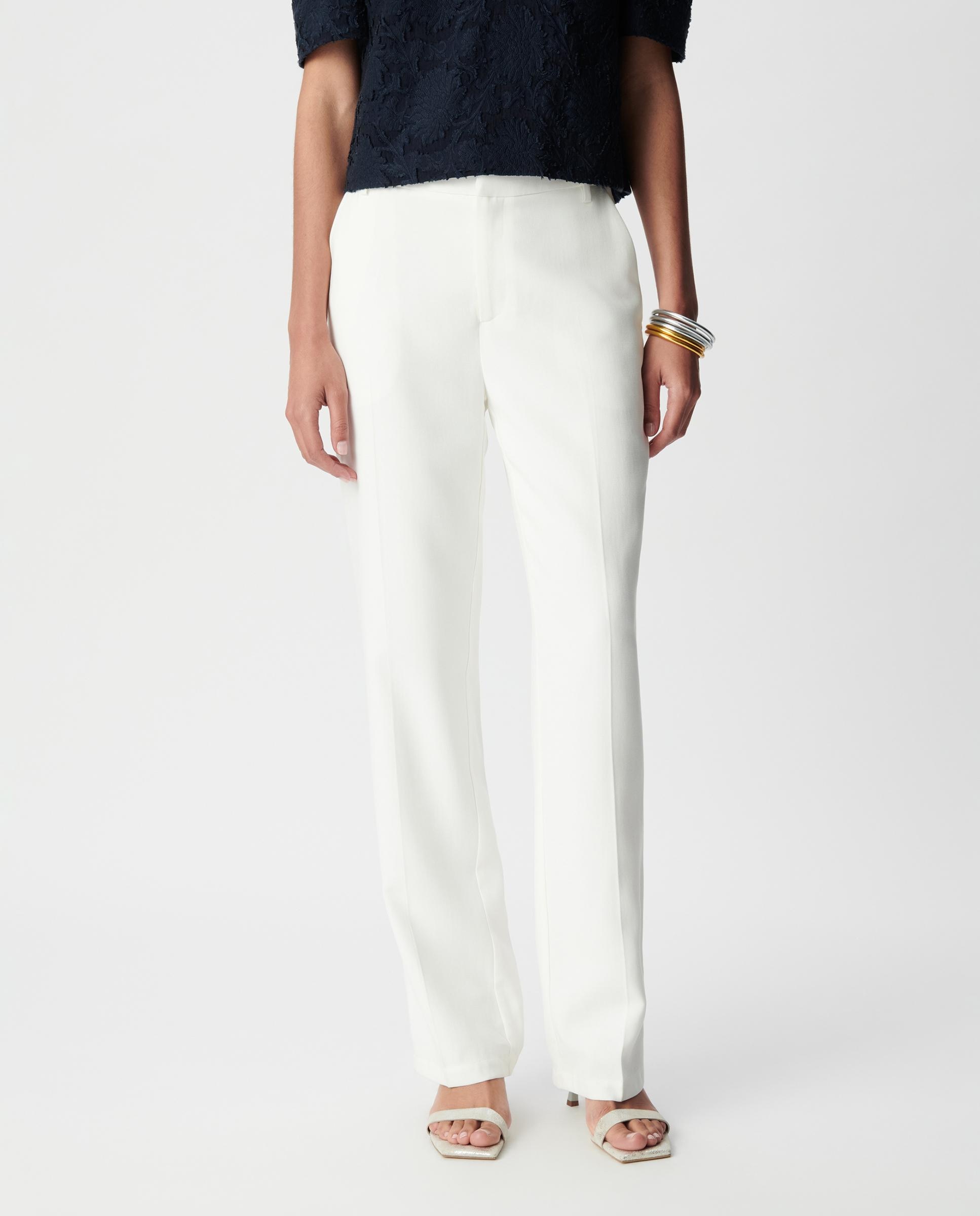 Pantalón de vestir de mujer ligeramente acampanado con trabillas en la cintura - IKKS - Blanco Blanco-5