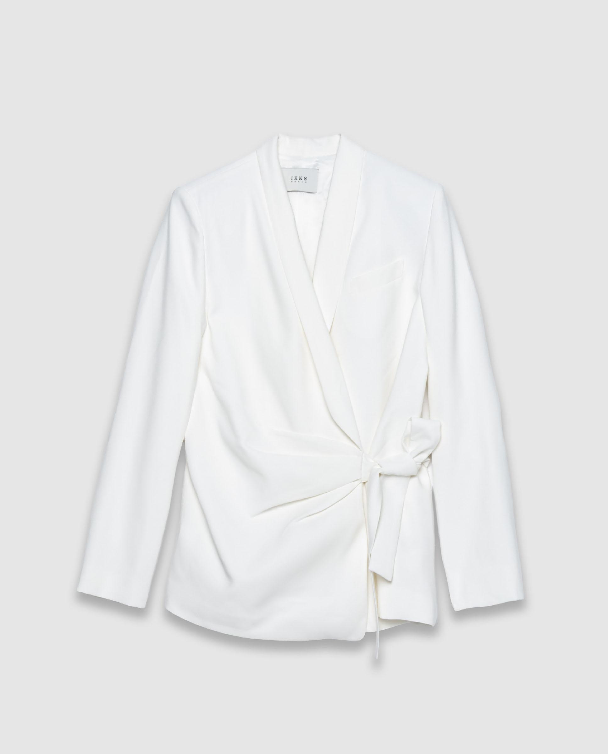 IKKS - Blazer de mujer cruzada con lazo lateral.
