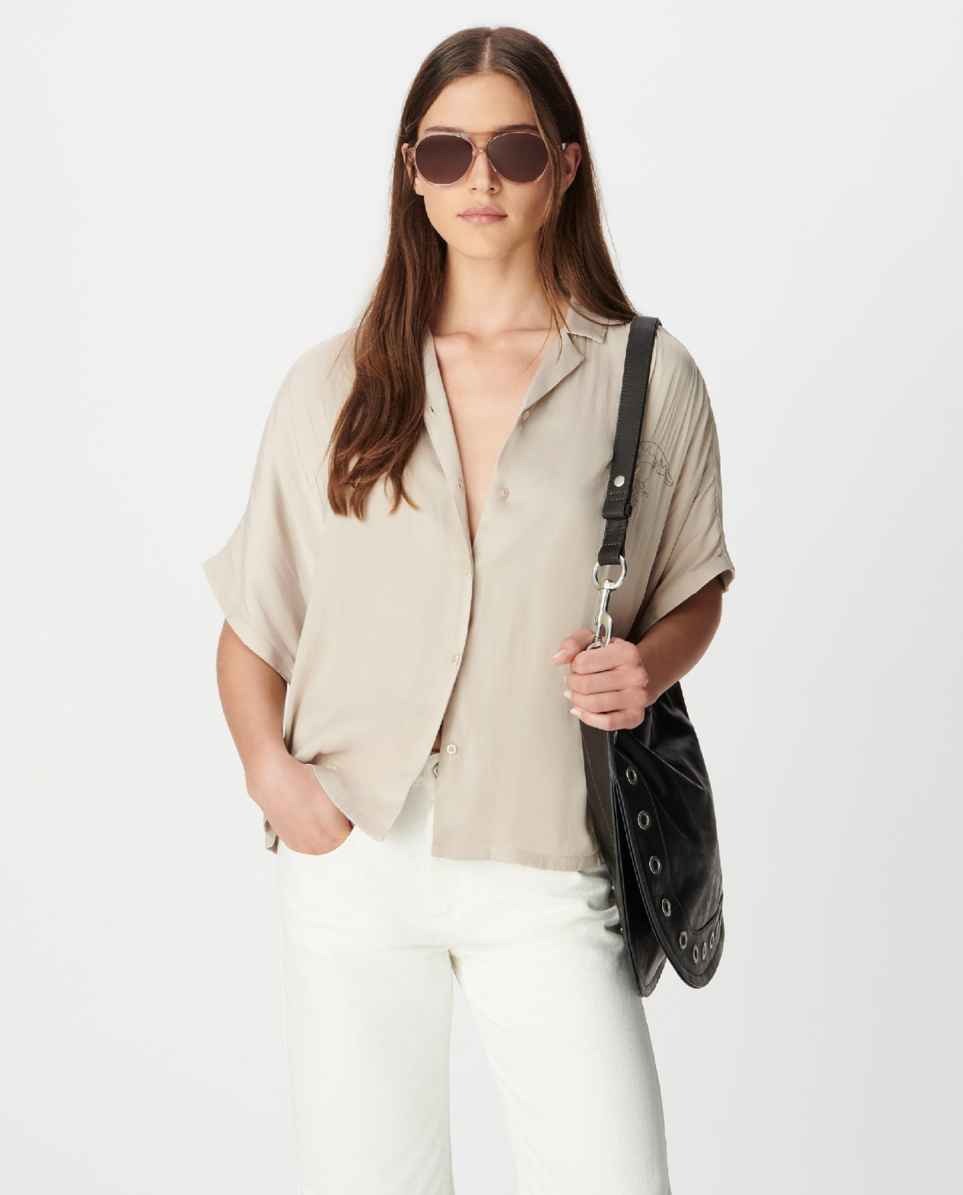 Camisa de mujer satinada con motivo de palmeras y tachuelas en la espalda - IKKS - Beige Beige-1
