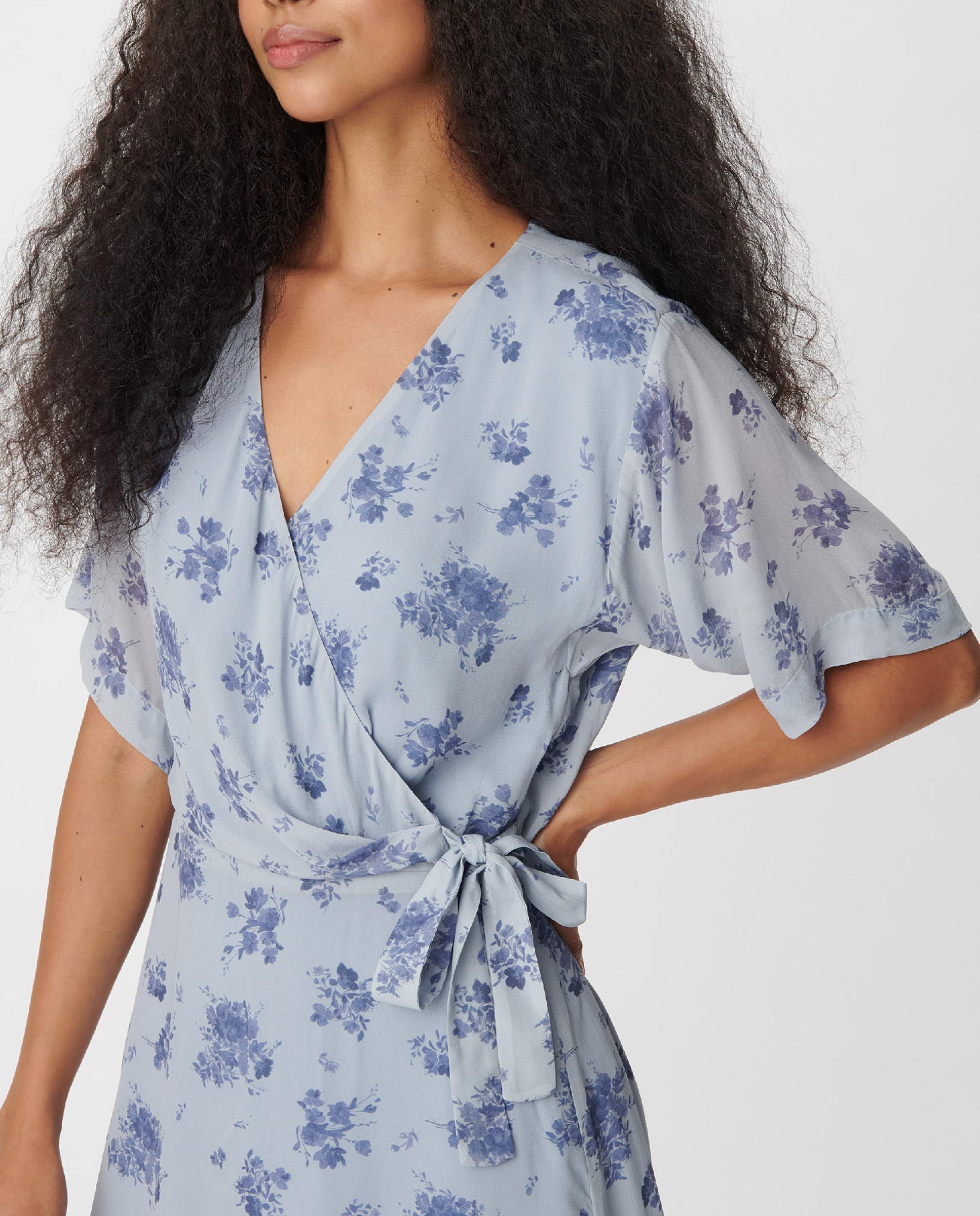 Vestido corto fluido con estampado floral y lazo lateral - IKKS - Azul grisáceo Azul grisáceo-3