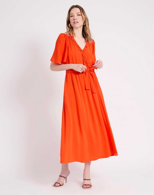 Imagen 0 de Vestido acampanado con volantes en el escote