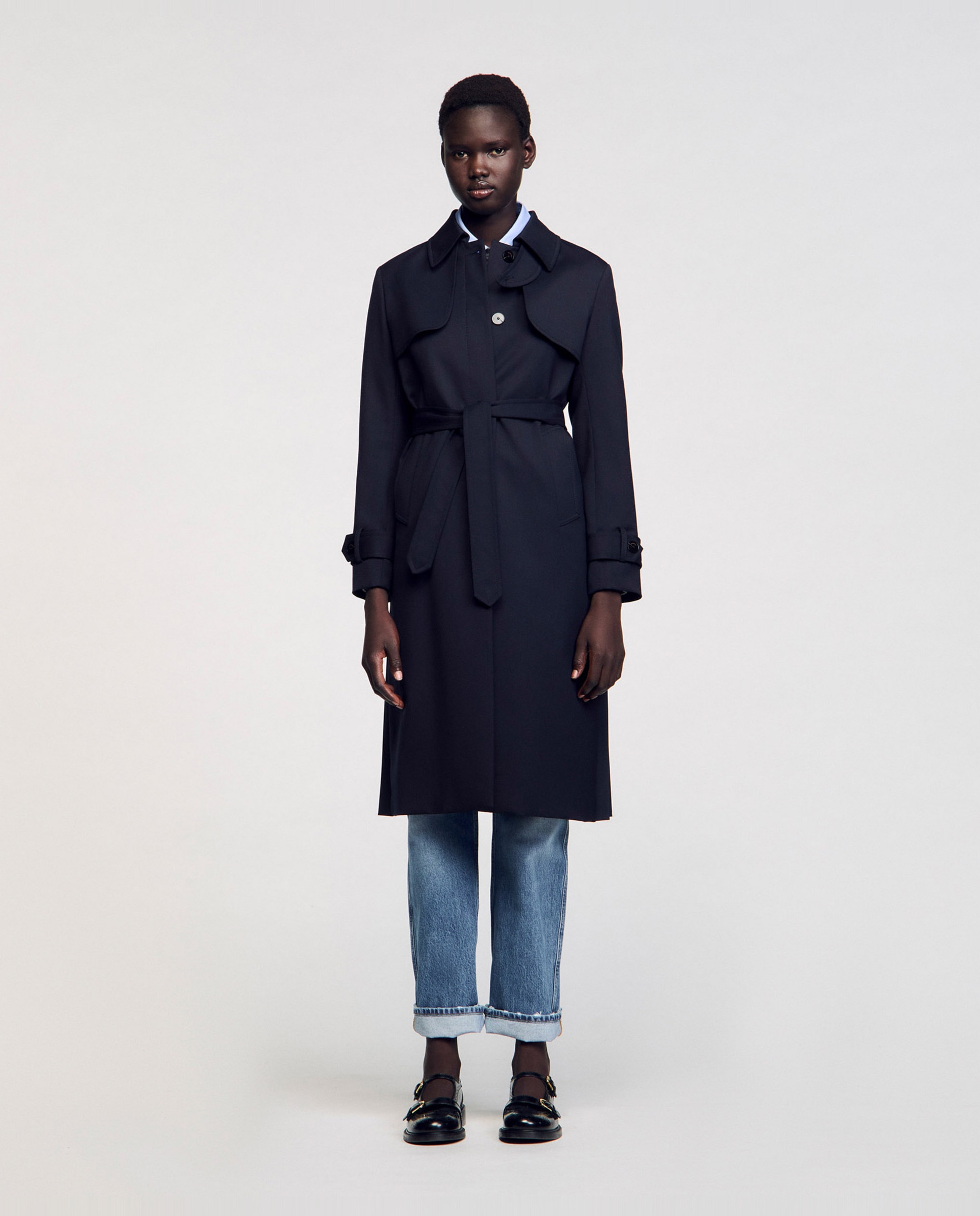 Gabardina de mujer con inserto plisado trasero y cinturón anudable - Sandro - Azul marino Azul marino-1