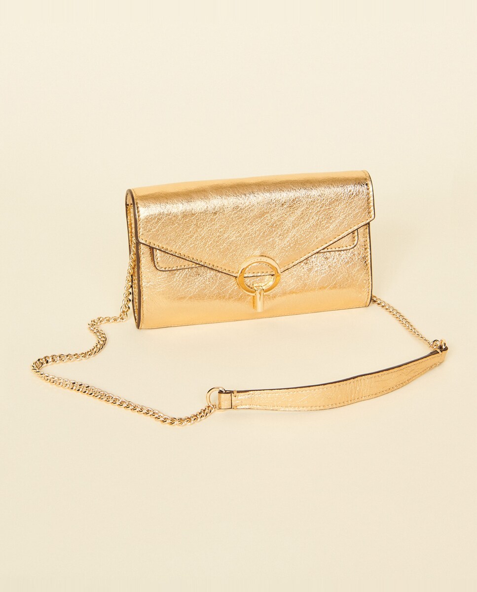 Bolso de mano multiposición de piel dorada · Sandro · El Corte Inglés