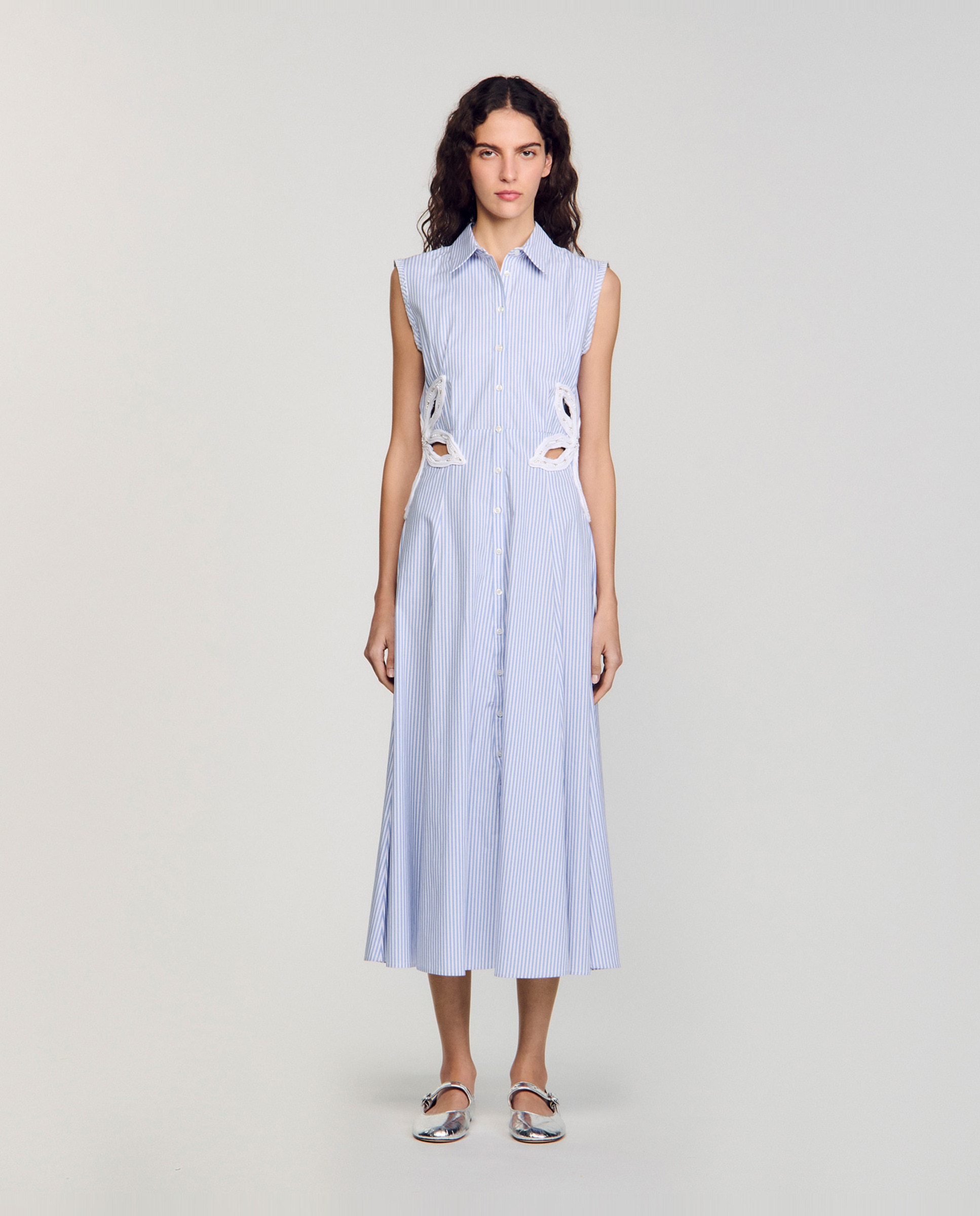 Vestido camisero de rayas con detalles bordados