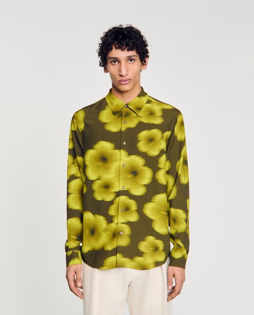 Imagen 0 de Camisa de hombre fluida con flores estampadas