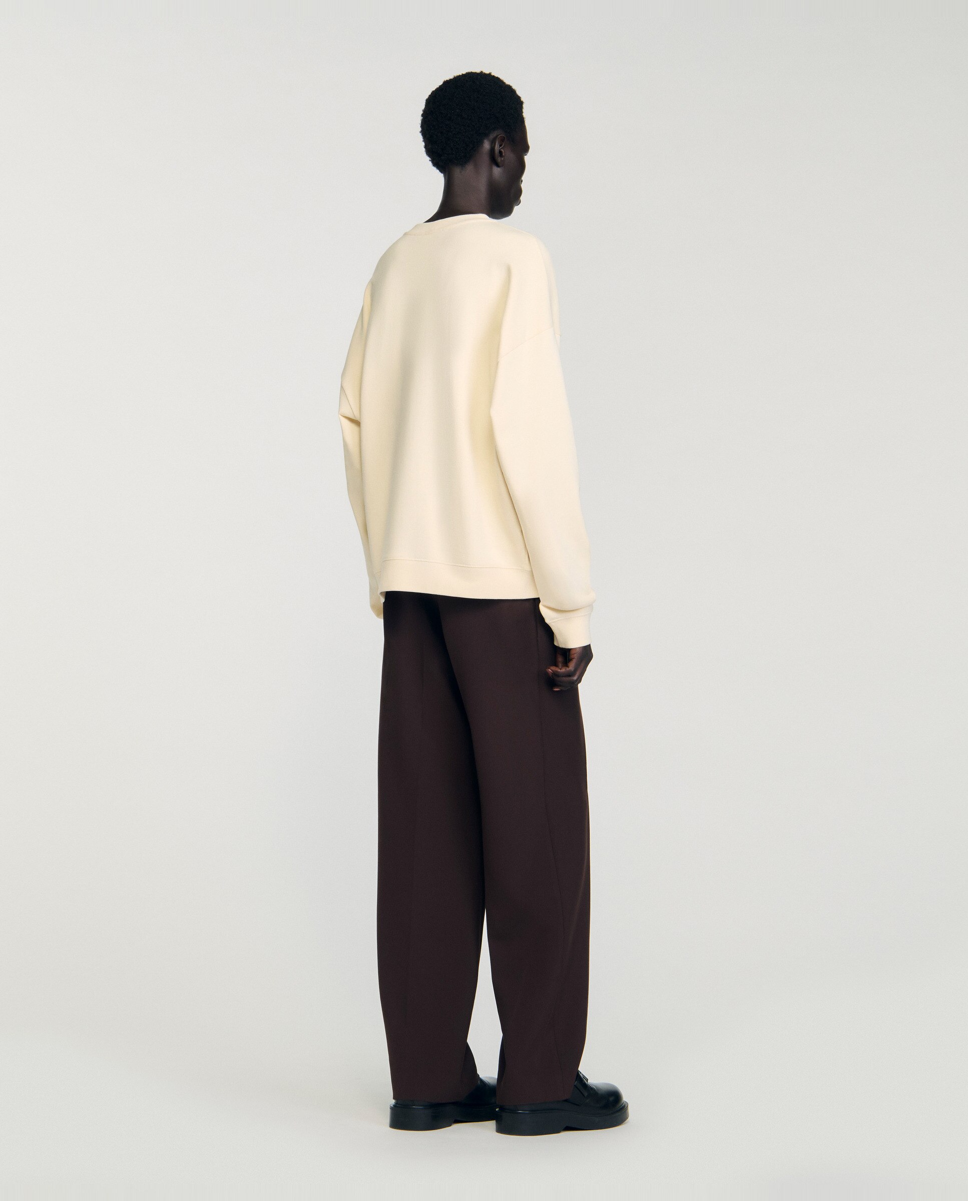 Sudadera sin capucha de hombre con parche de cuero y cuello redondo - Sandro - Beige Beige-2
