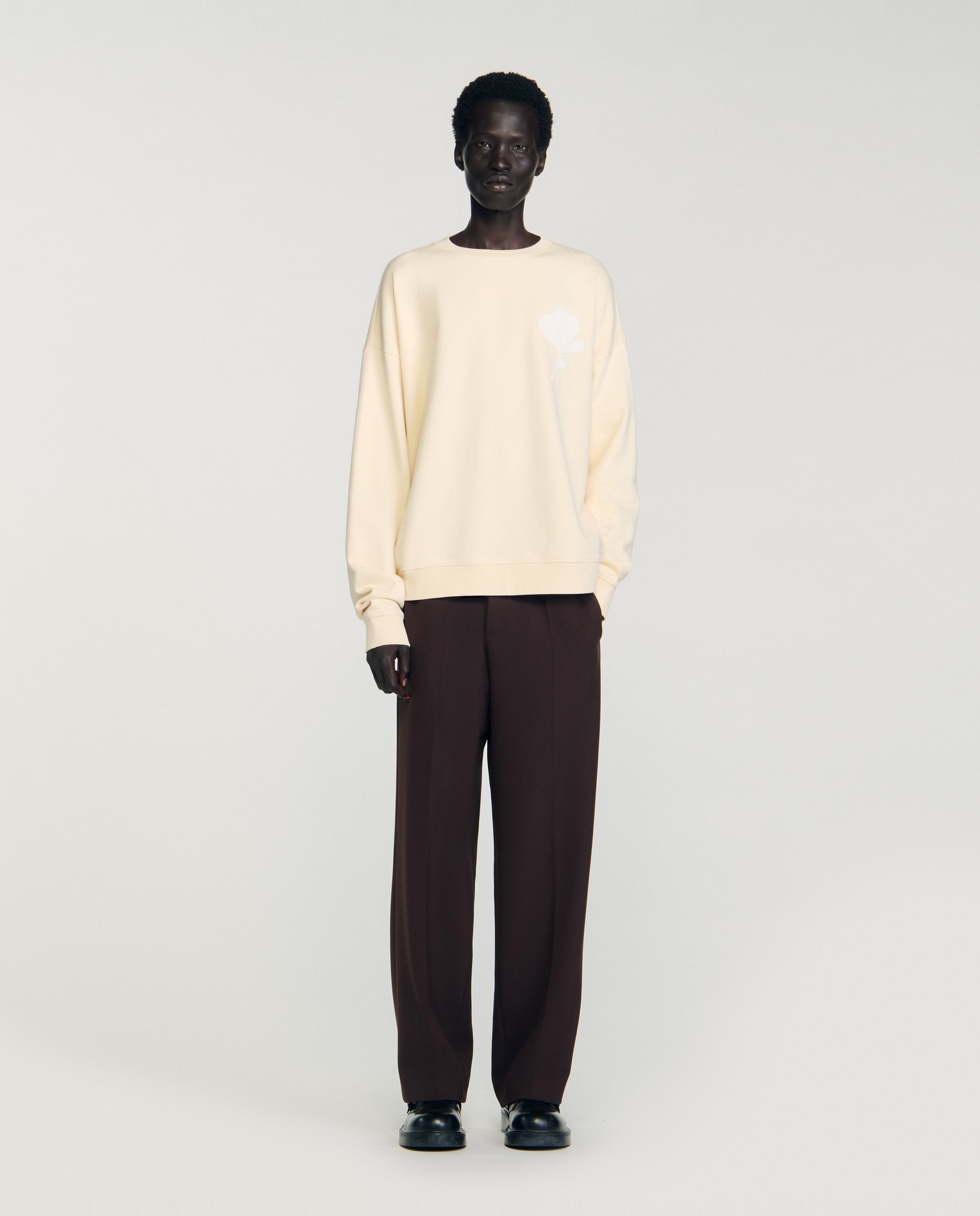 Sudadera sin capucha de hombre con parche de cuero y cuello redondo - Sandro - Beige Beige-5