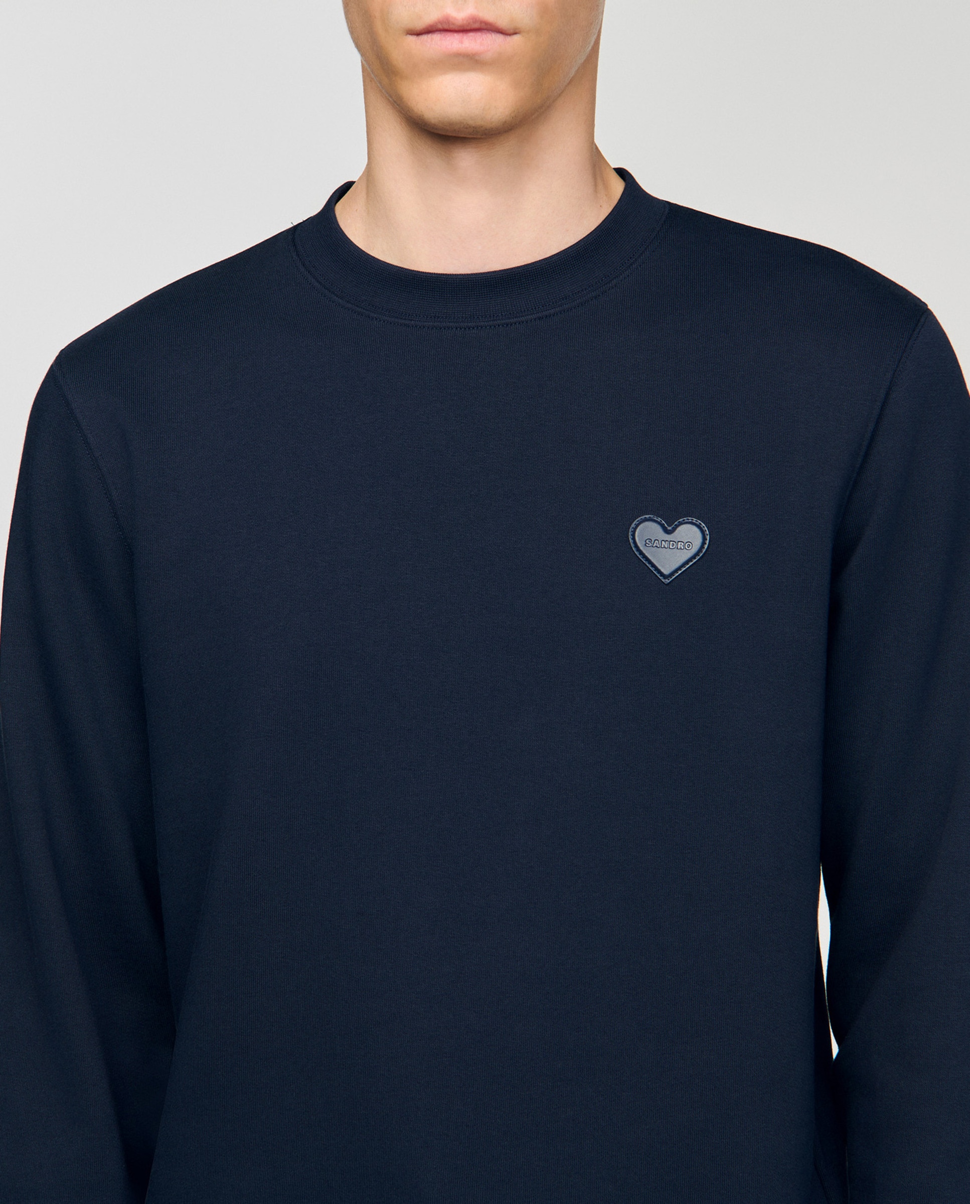 Sudadera sin capucha de hombre con parche de corazón y cuello redondo - Sandro - Azul marino Azul marino-5