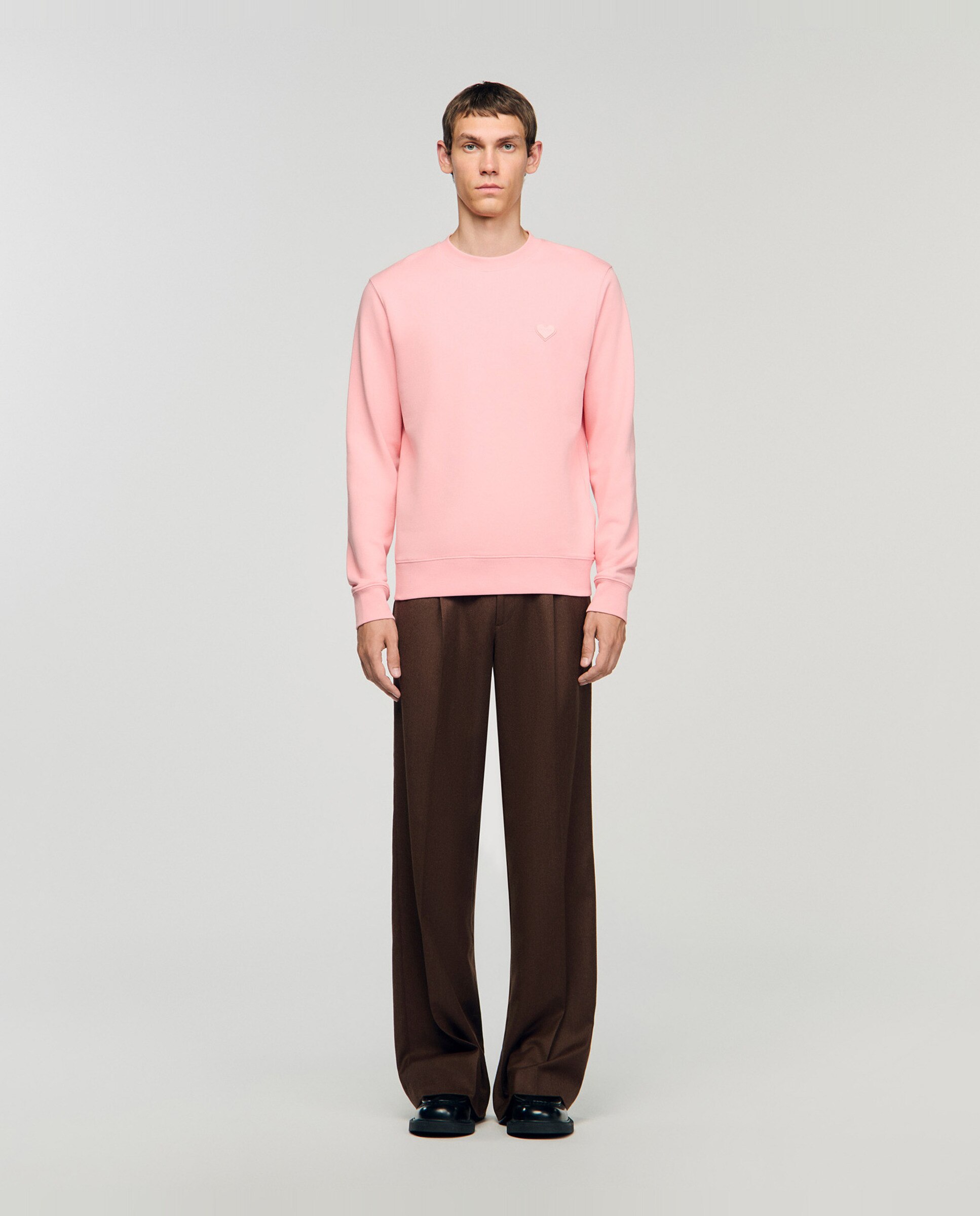 Sudadera sin capucha de hombre con parche de corazón y cuello redondo - Sandro - Rosa Rosa-3