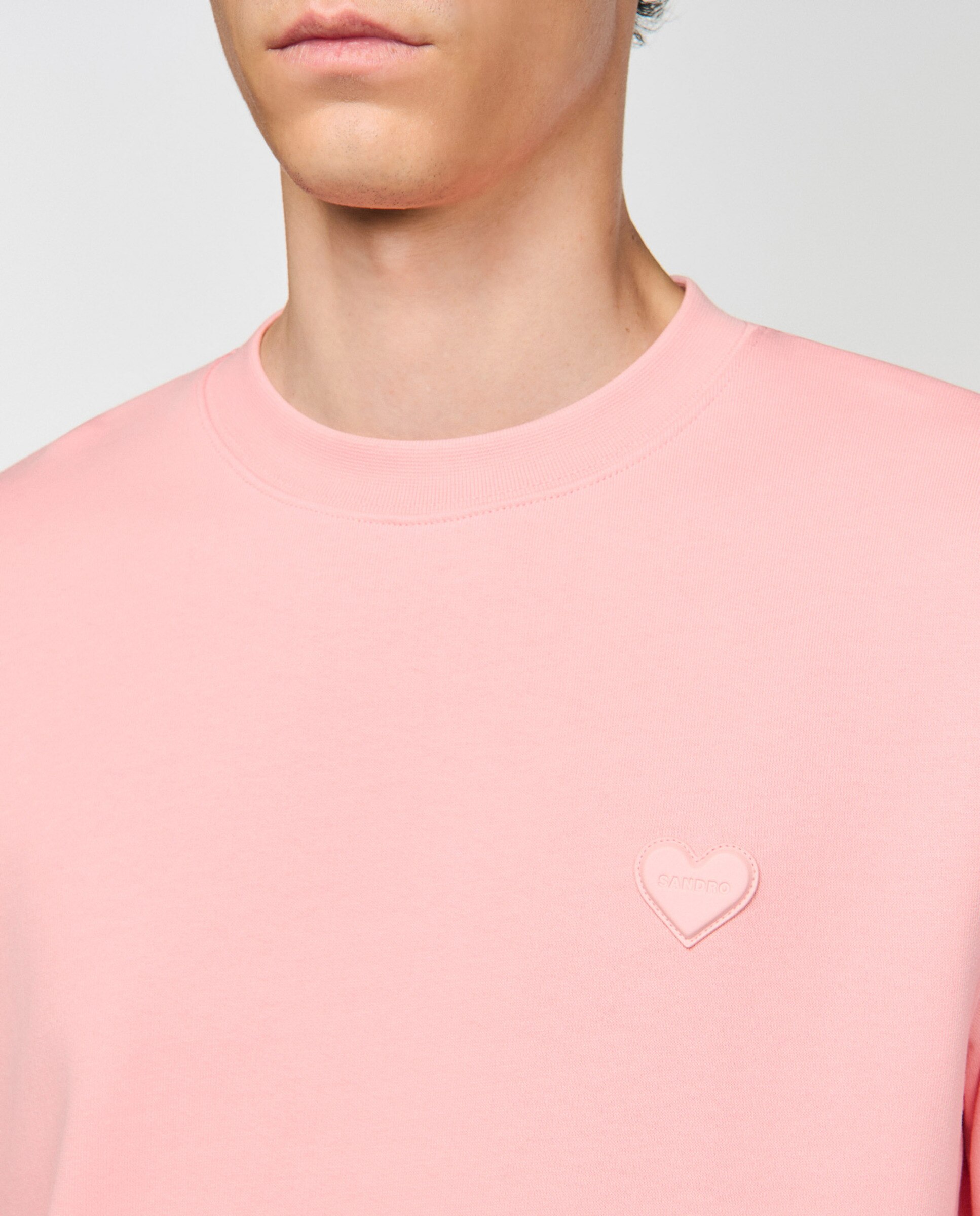 Sudadera sin capucha de hombre con parche de corazón y cuello redondo - Sandro - Rosa Rosa-5