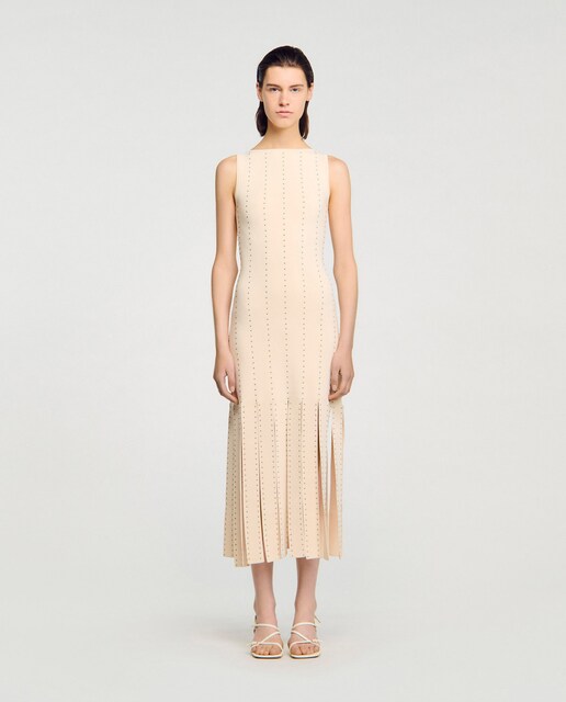 Imagen 0 de Vestido largo de punto sin mangas con flecos y tachuelas