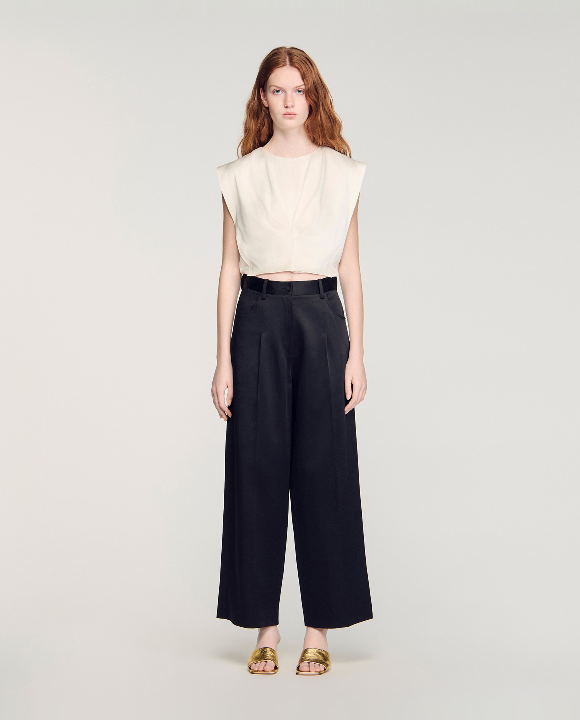 Sandro - Pantalón de mujer ancho satinado con pinzas.