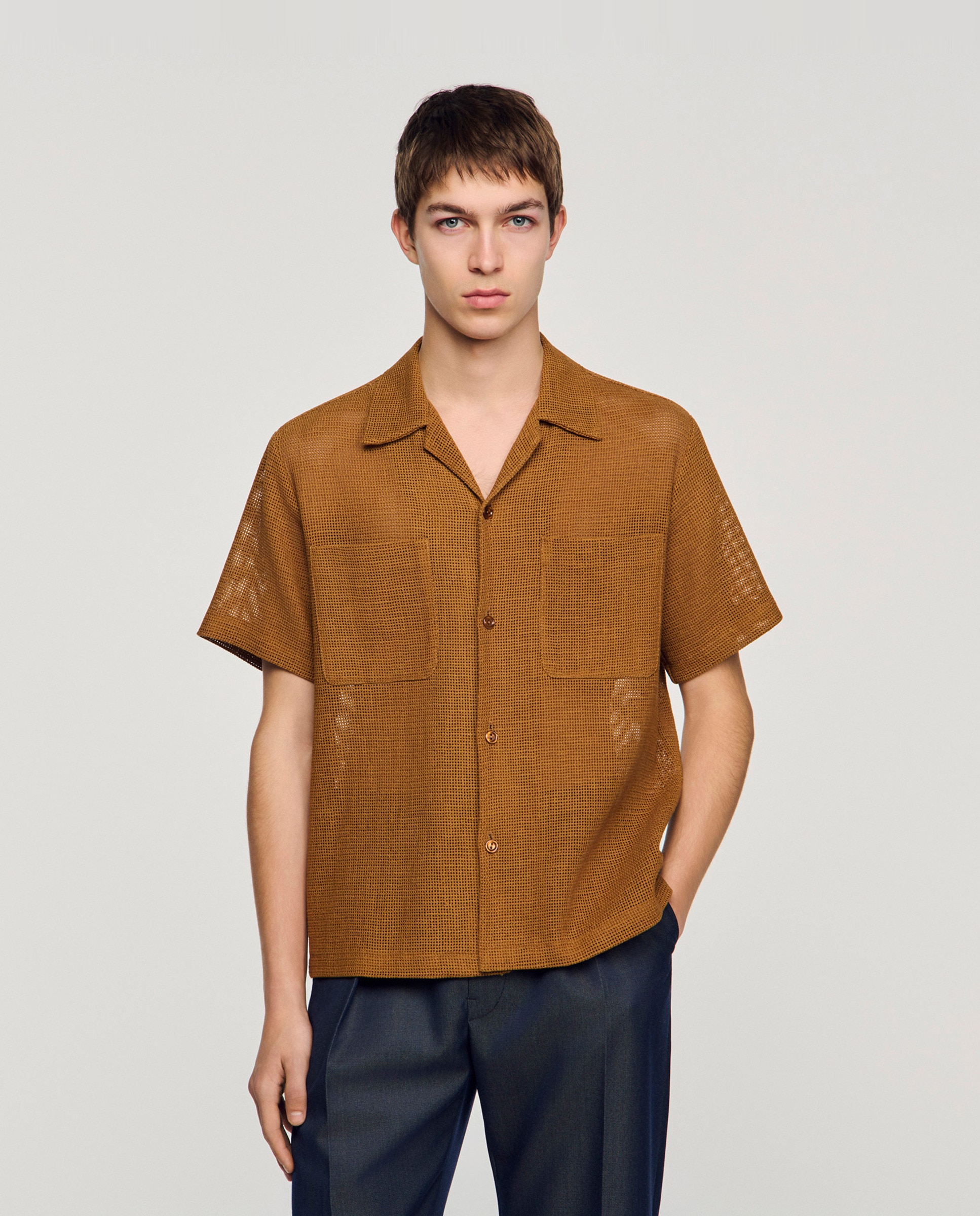 Sandro - Camisa de Lino para hombre manga corta corte recto calada.