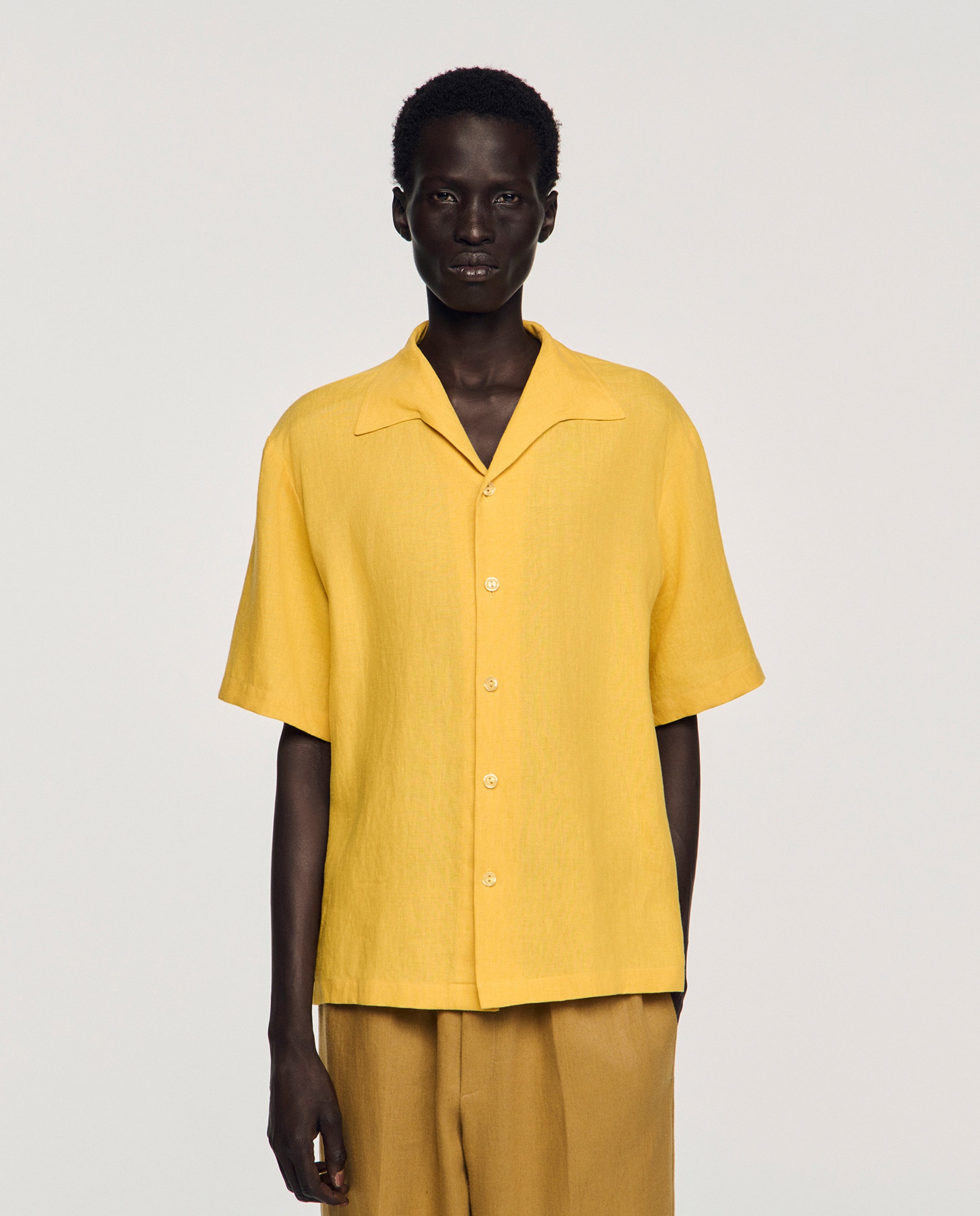 Camisa de lino de hombre corte recto con cuello italiano