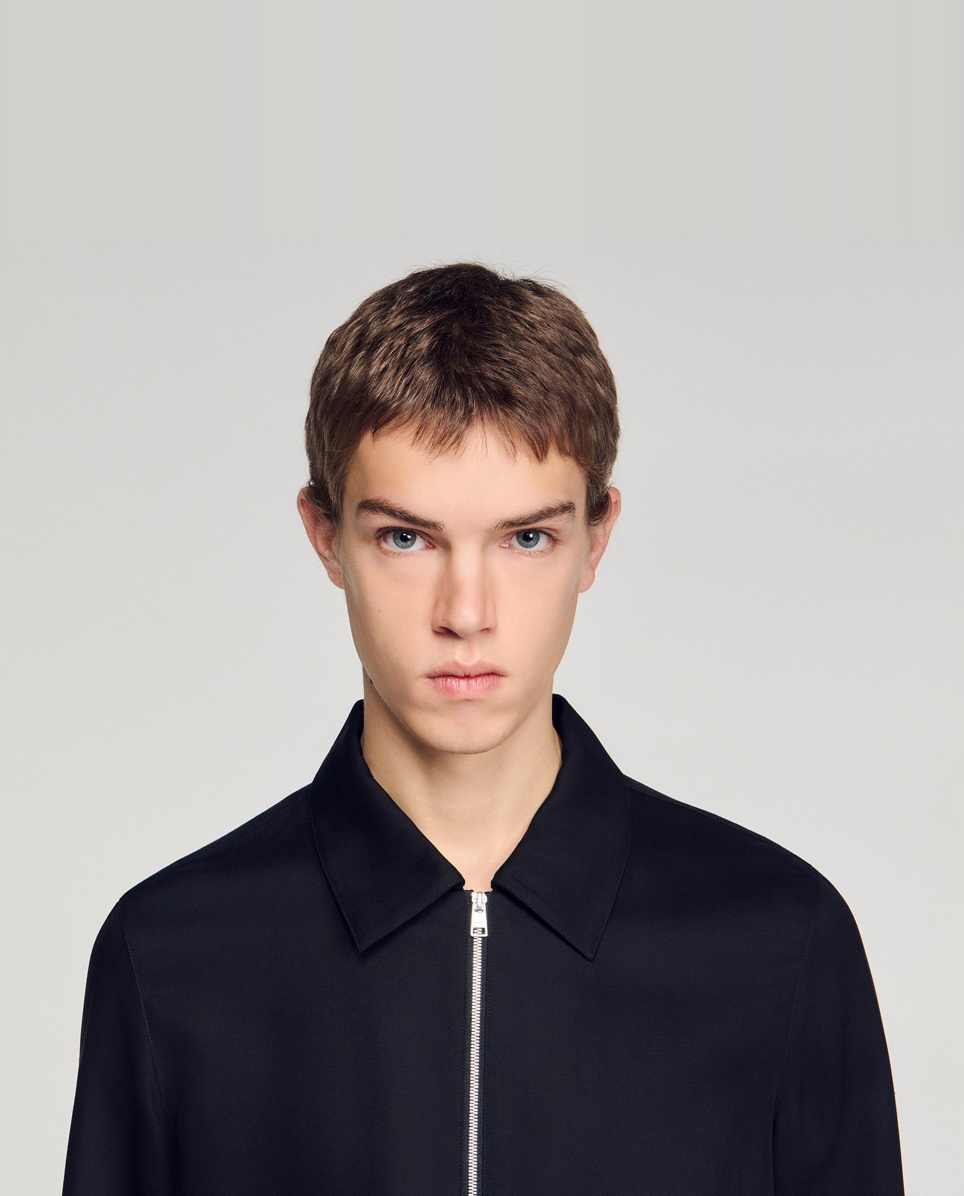 Camisa fluida de hombre corte clásico con cuello pajarita y cierre de cremallera - Sandro - Negro Negro-5