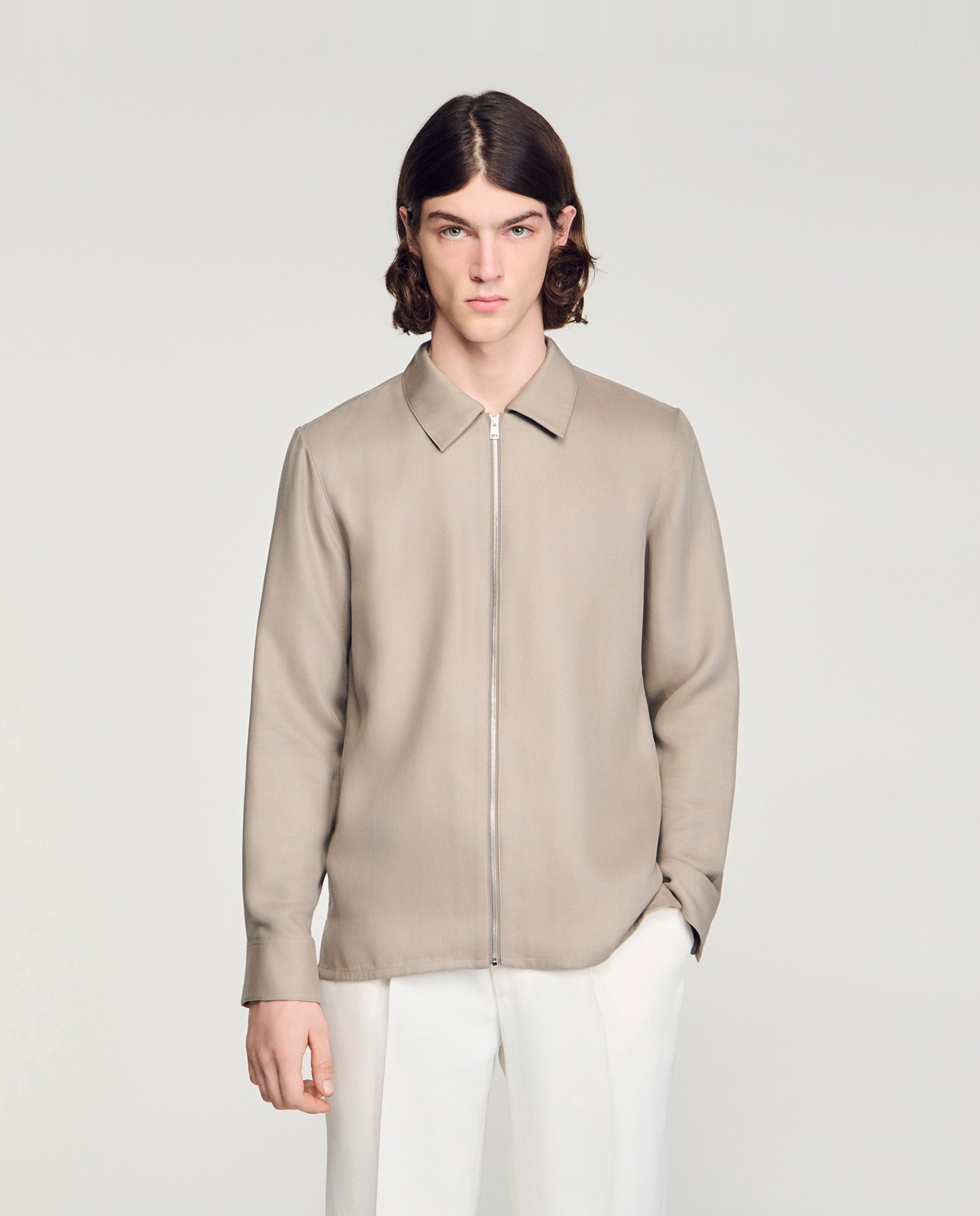 Camisa fluida de hombre corte clásico con cuello pajarita y cierre de cremallera - Sandro - Crudo Crudo-1